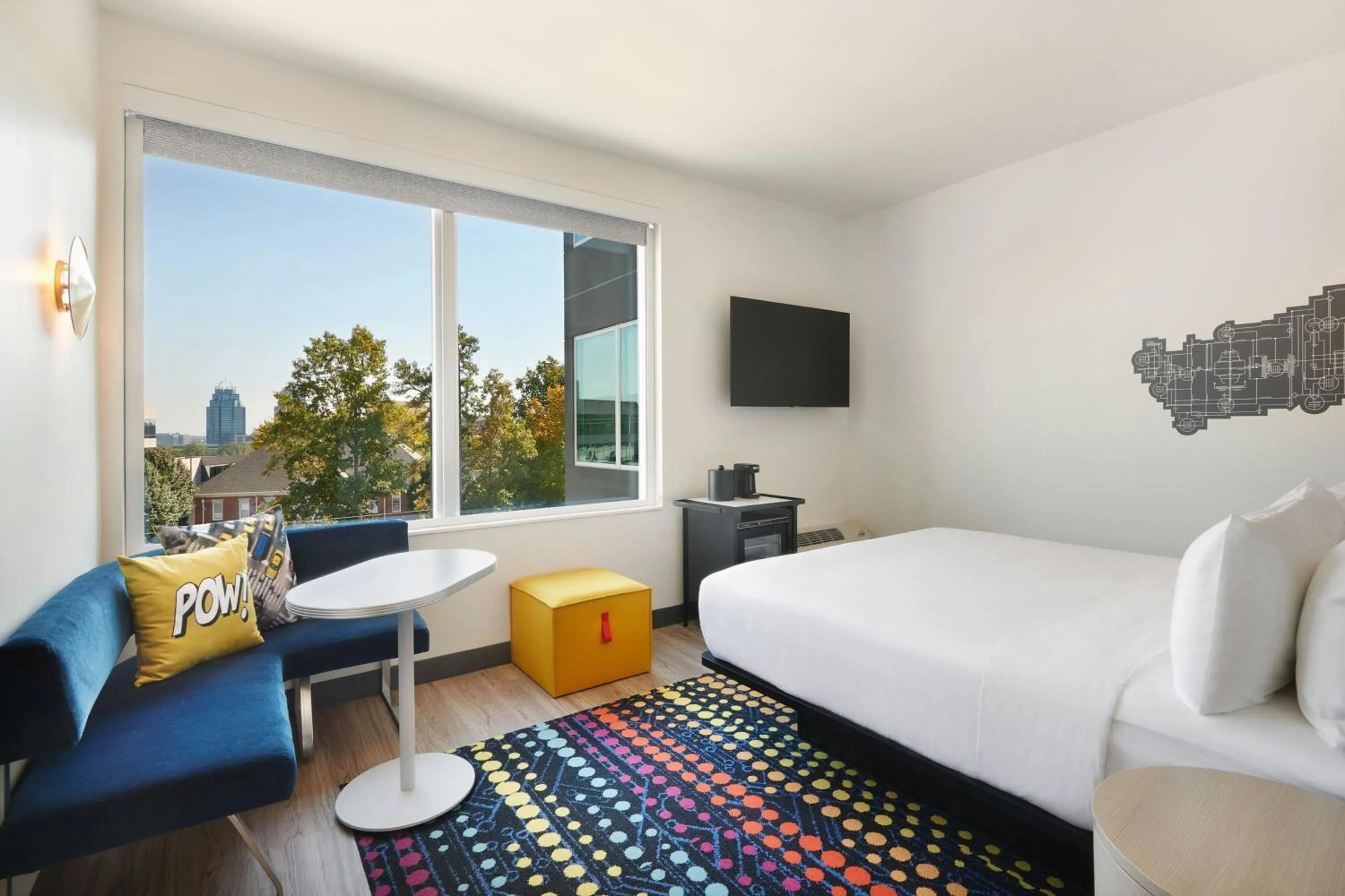 Photo of the whole room, Bed in Aloft Atlanta Perimeter Center