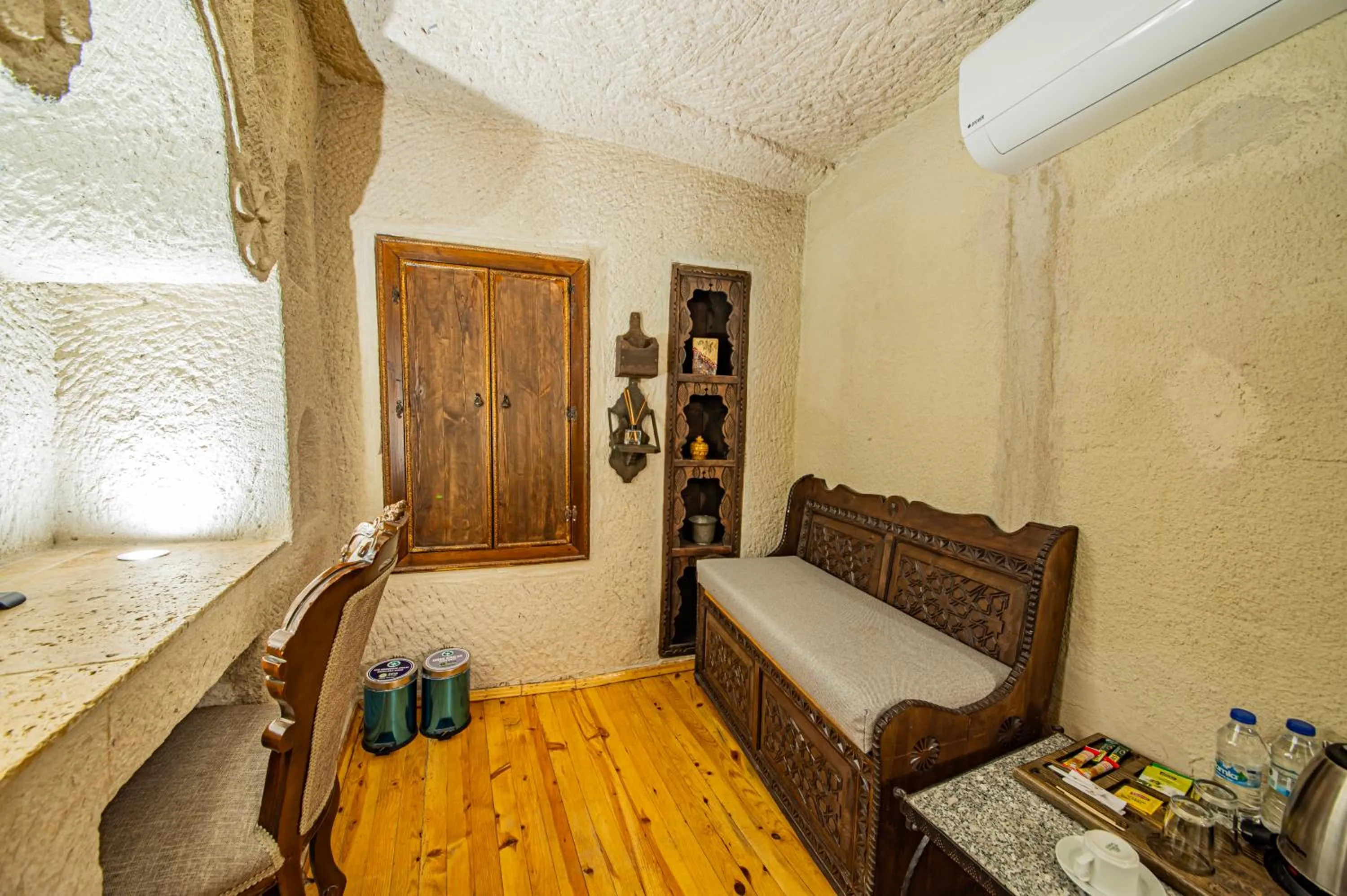 Seating area in Ascension Cave Suites - Special Class