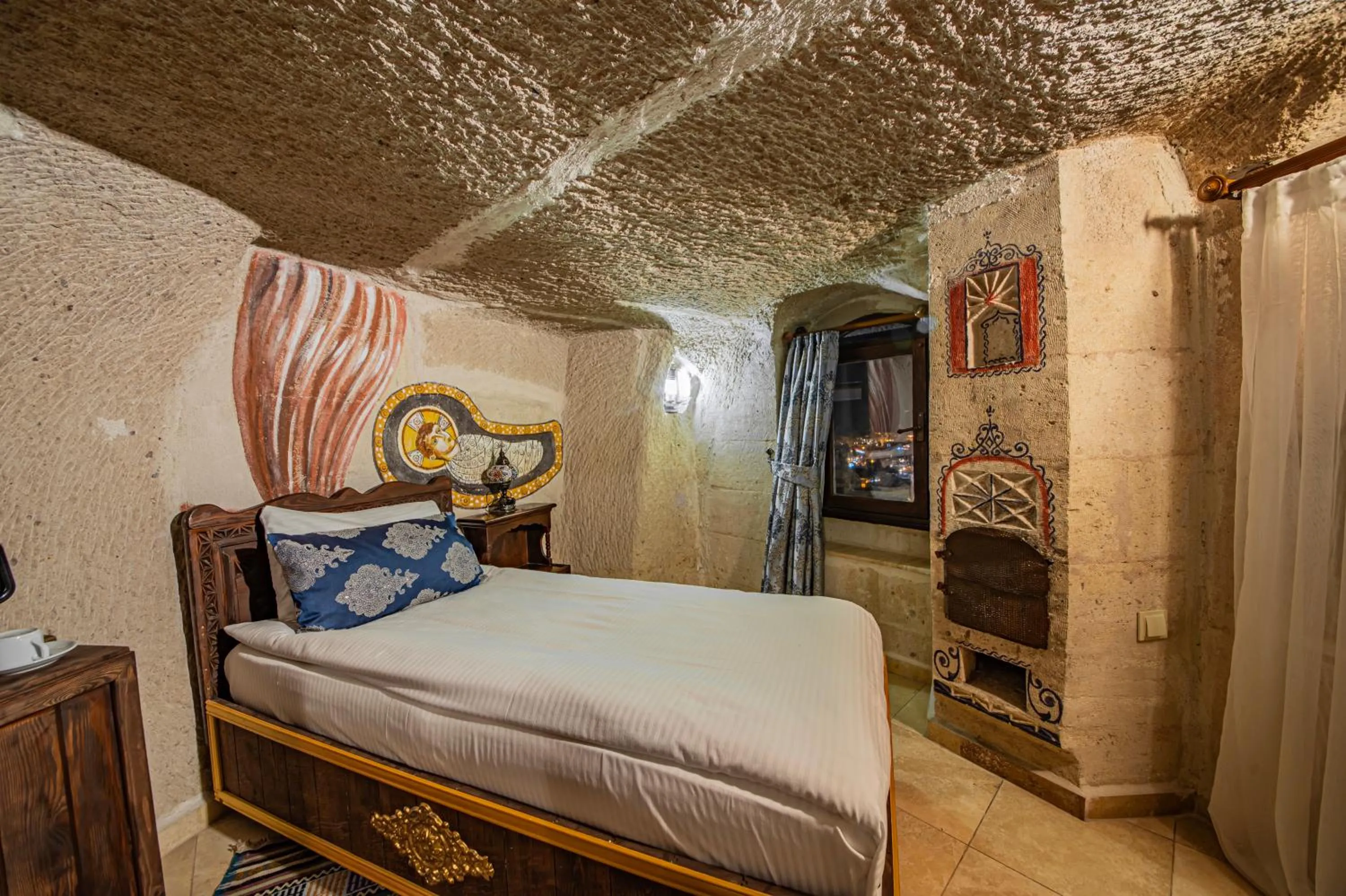 Photo of the whole room, Bed in Ascension Cave Suites - Special Class