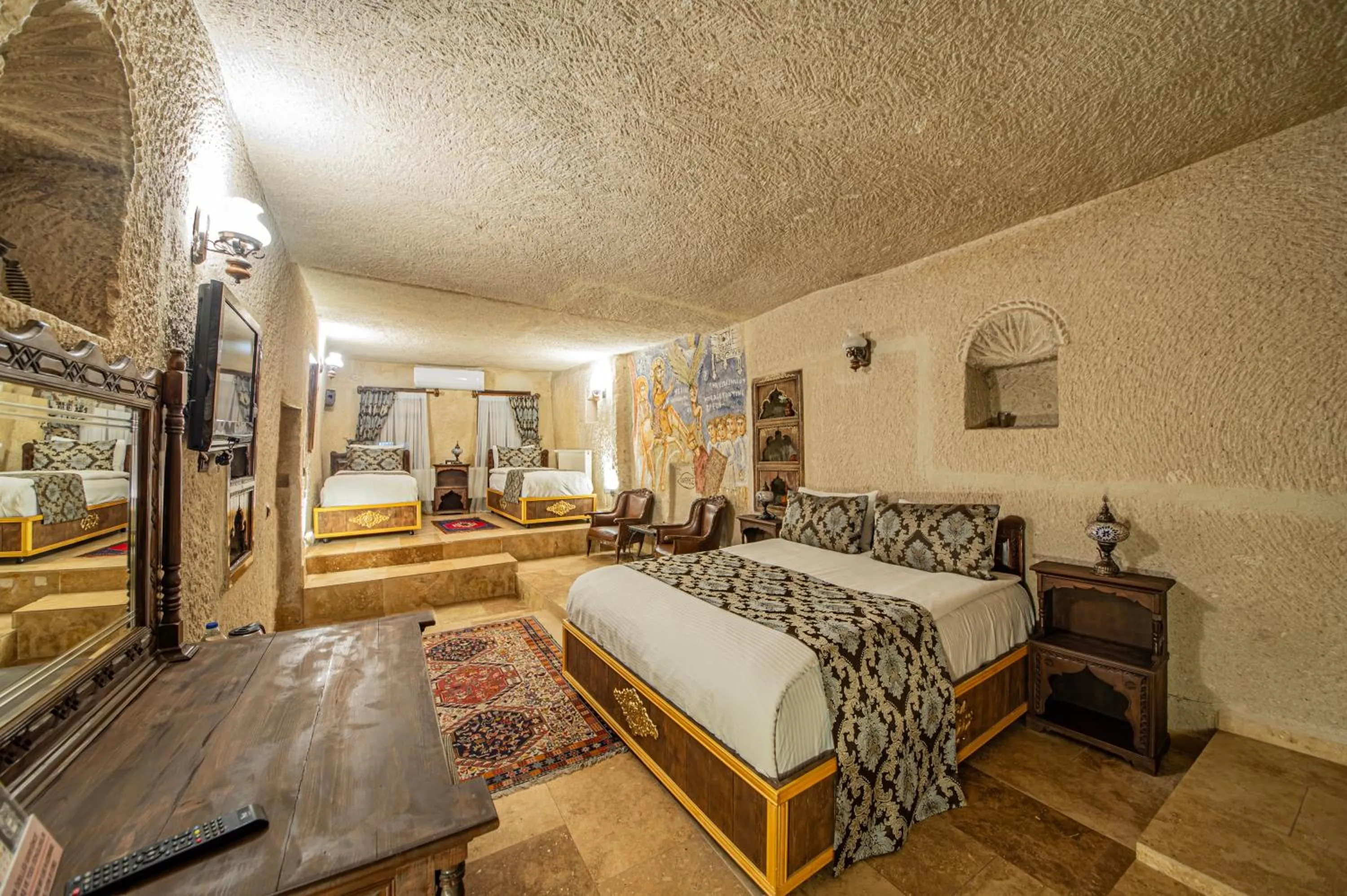 Photo of the whole room, Bed in Ascension Cave Suites - Special Class