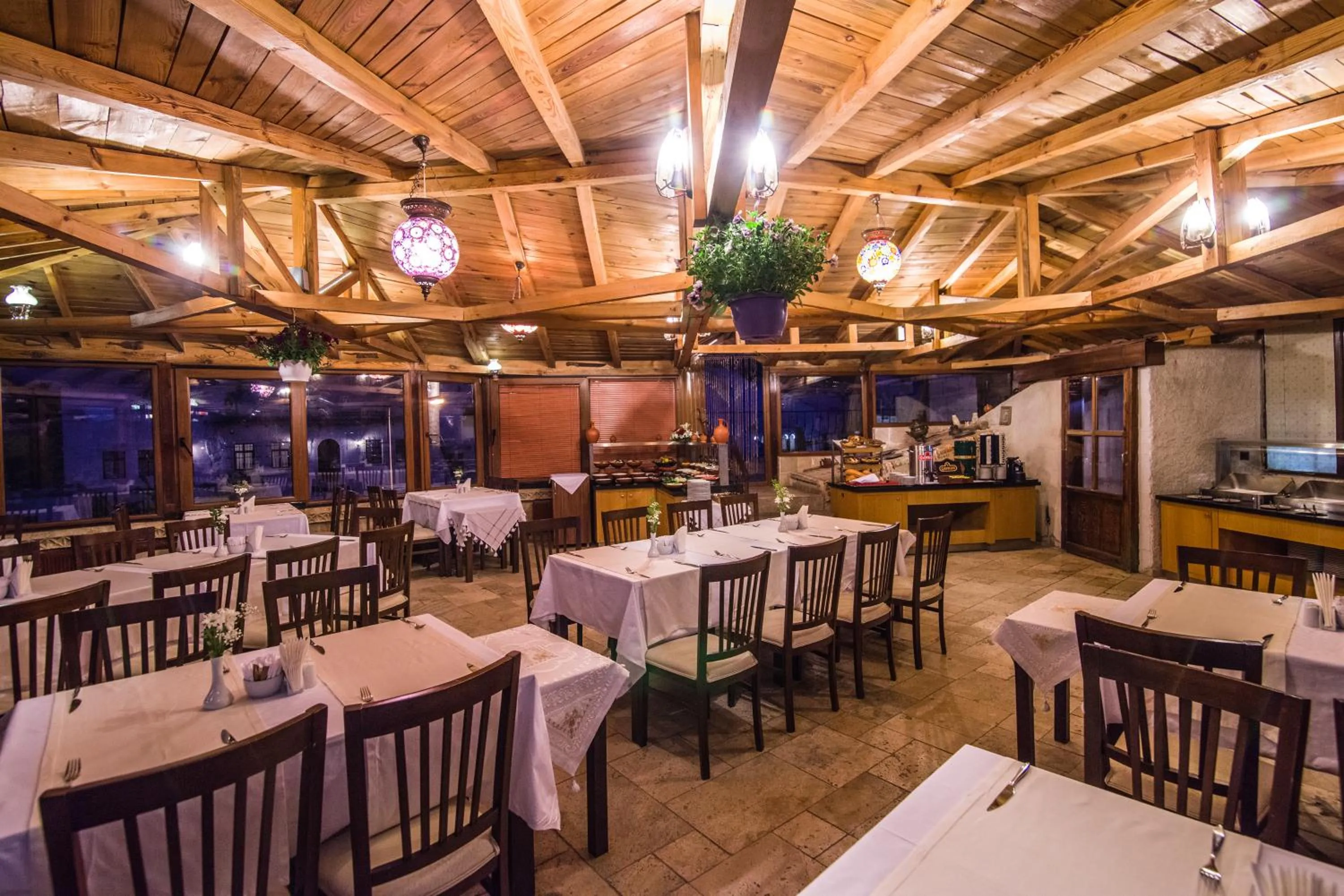 Restaurant/places to eat in Ascension Cave Suites - Special Class