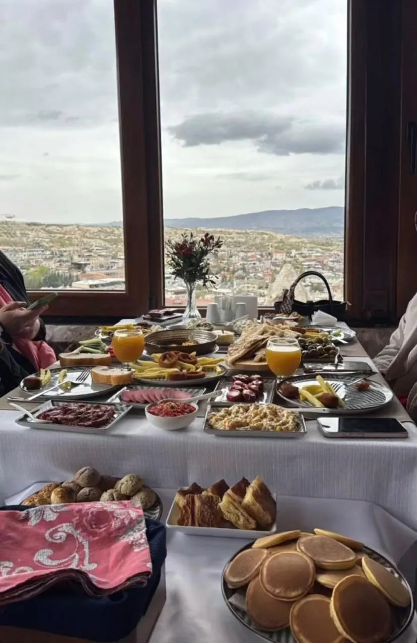 Restaurant/places to eat in Ascension Cave Suites - Special Class