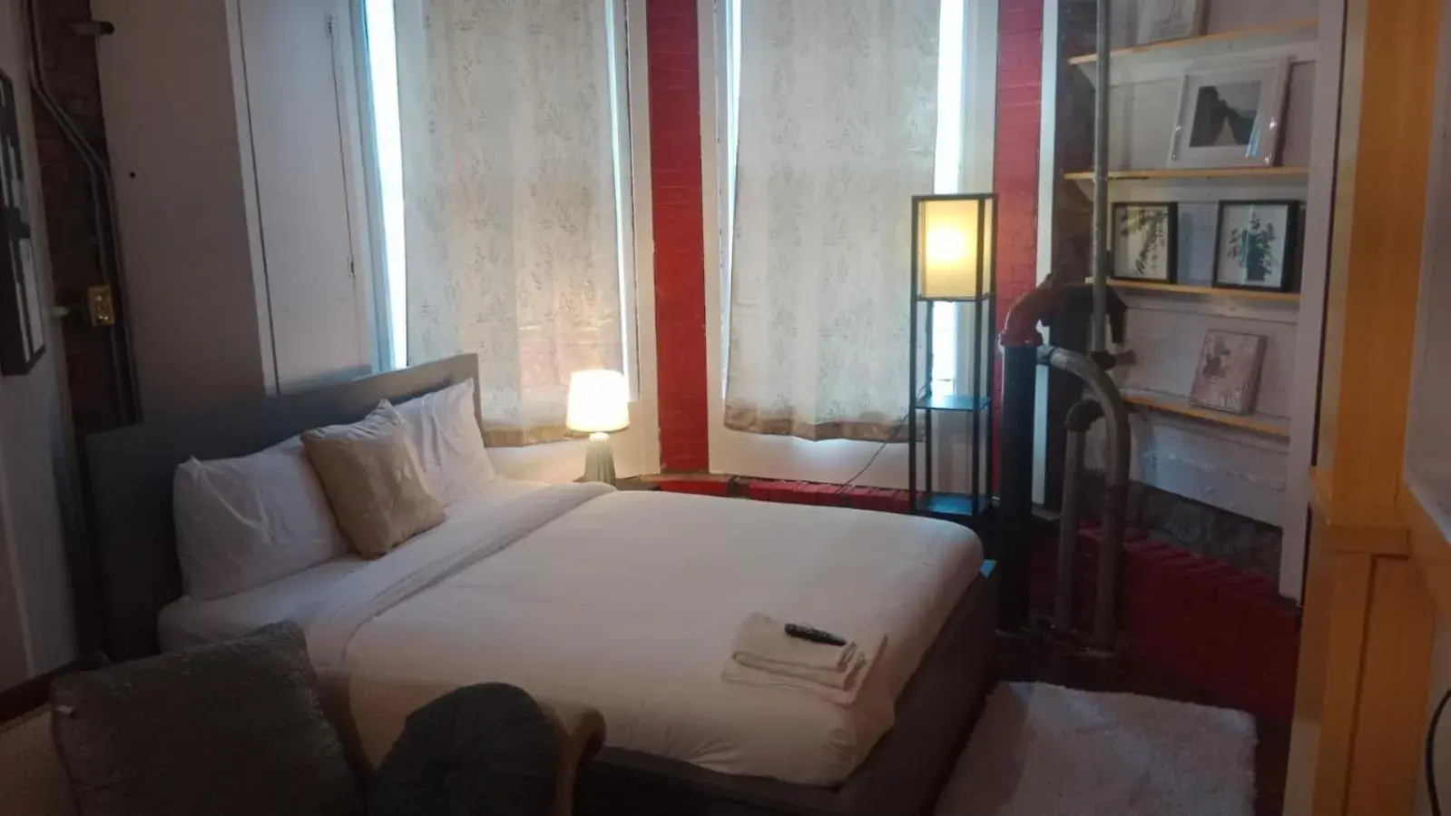 Queen Room in Michie Hostel Queen Room in Michie Hostel