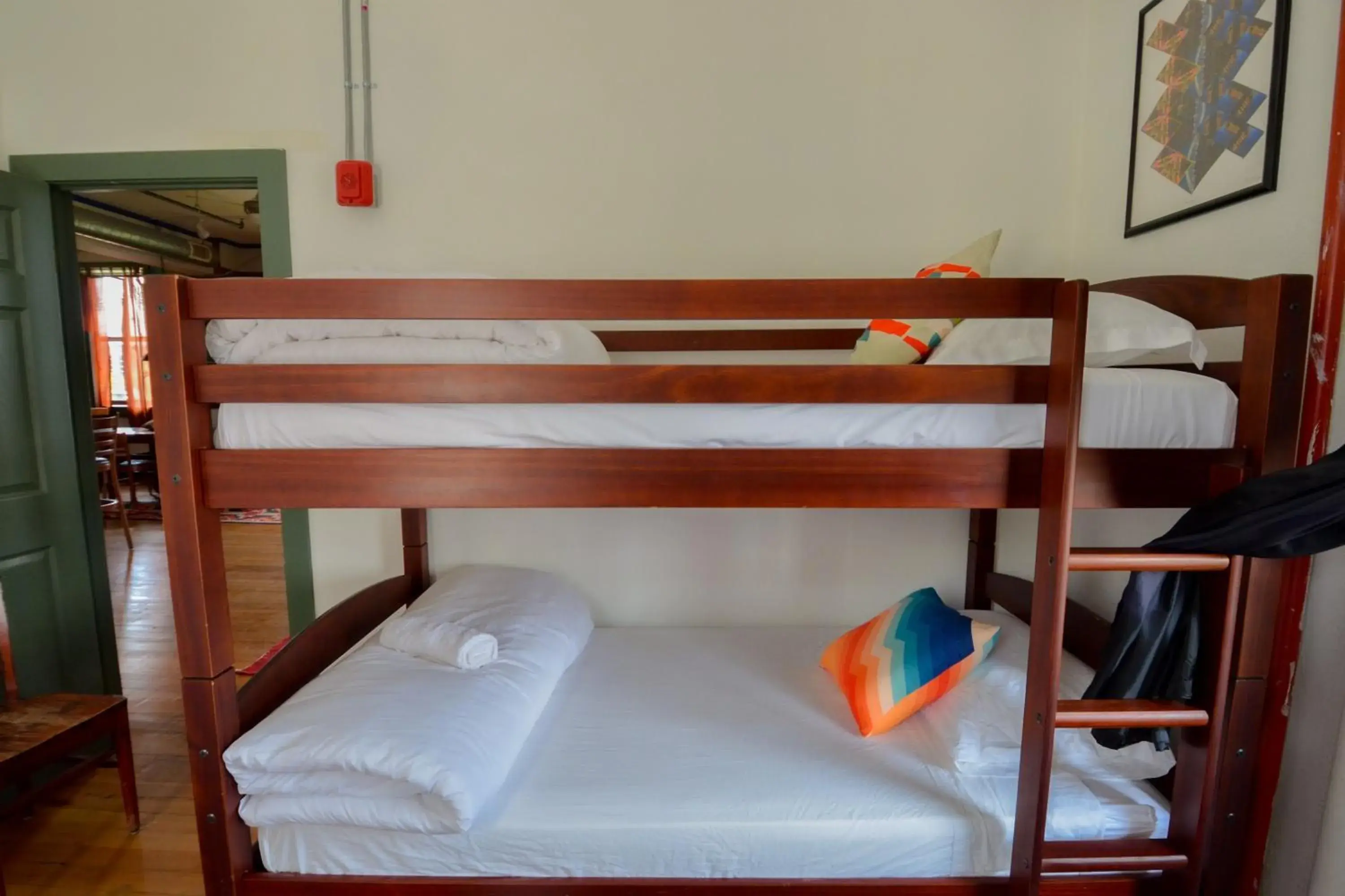 Quadruple Room with Shared Bathroom in Michie Hostel Quadruple Room with Shared Bathroom in Michie Hostel