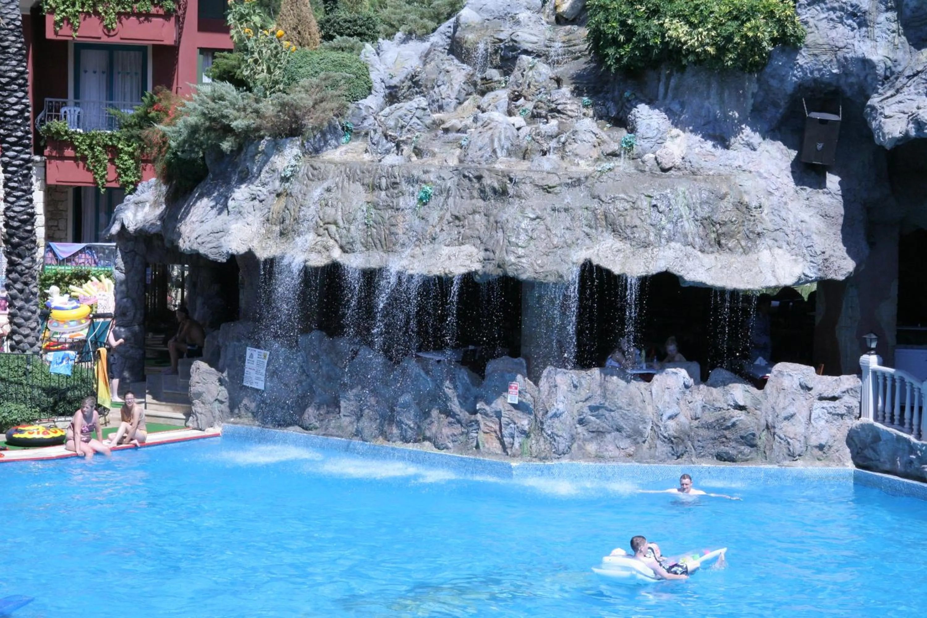 Day in Grand Aquarium