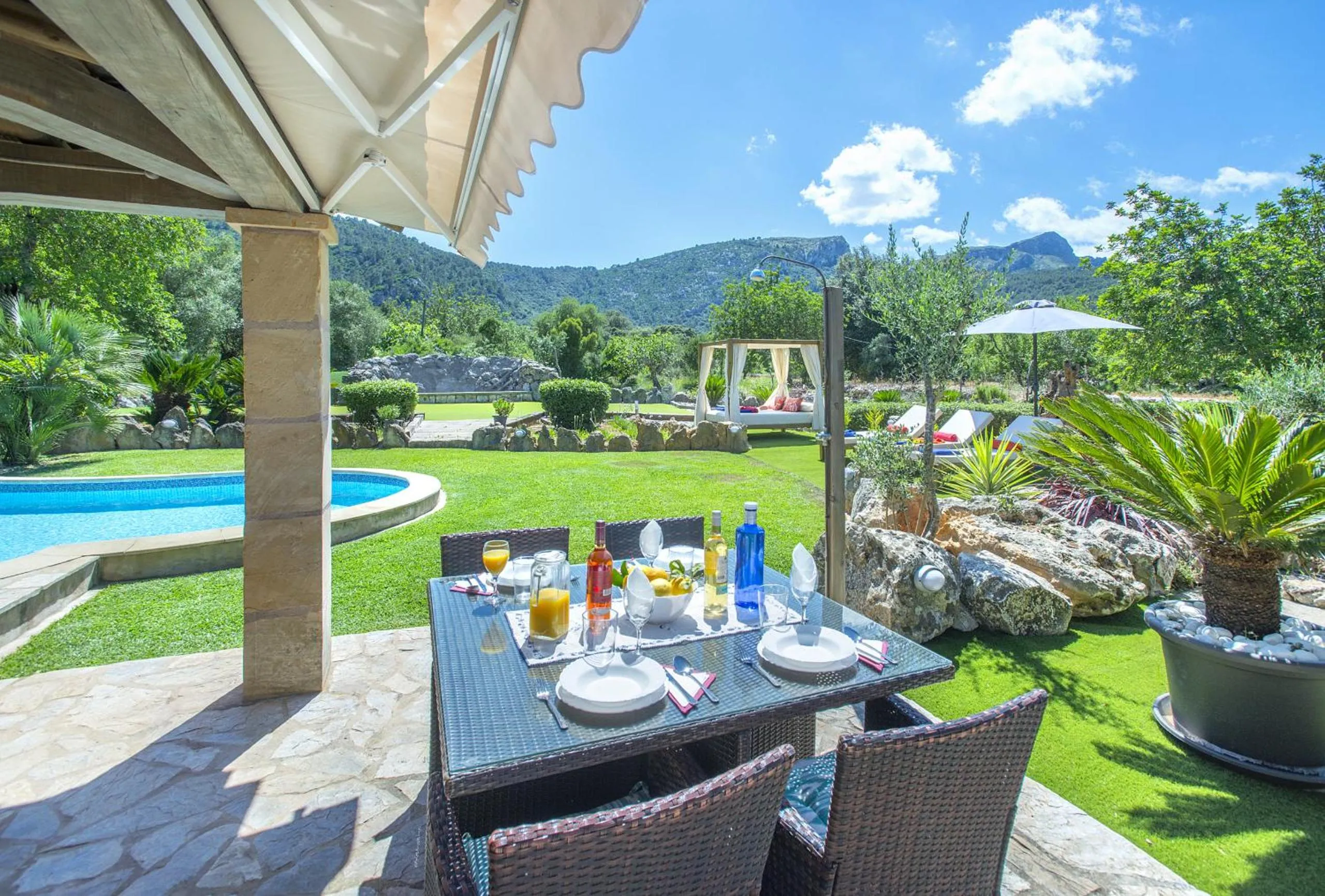 Owl Booking Villa Can Demana - Retreat in the Midst of Nature