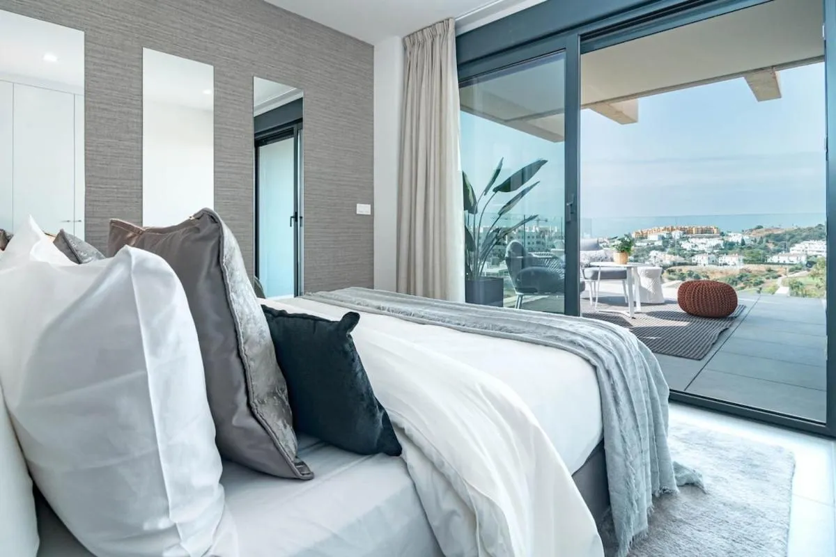 Other, Bed in Oasis325- Top class penthouse with stunning views