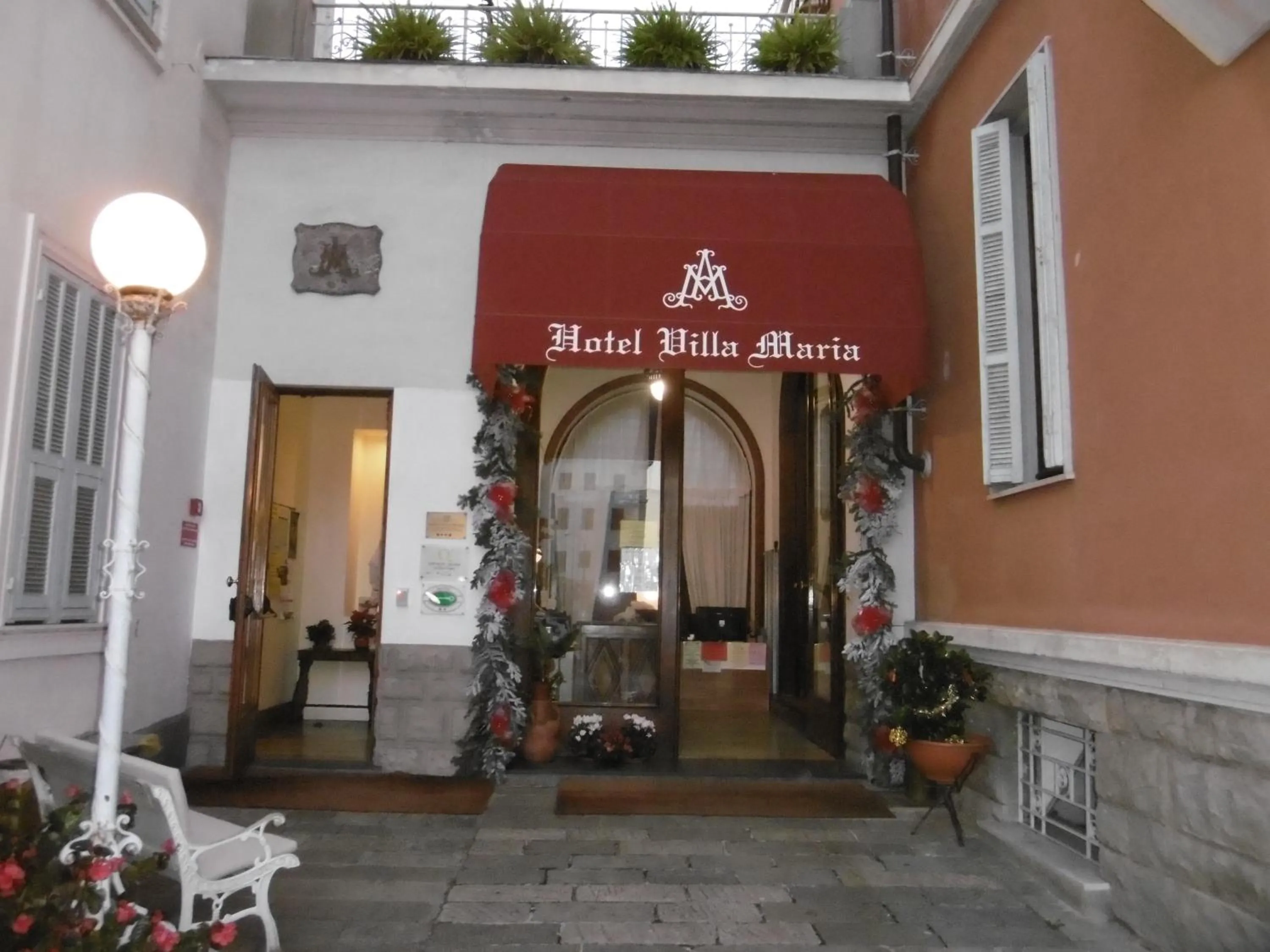 Facade/entrance in Hotel Villa Maria