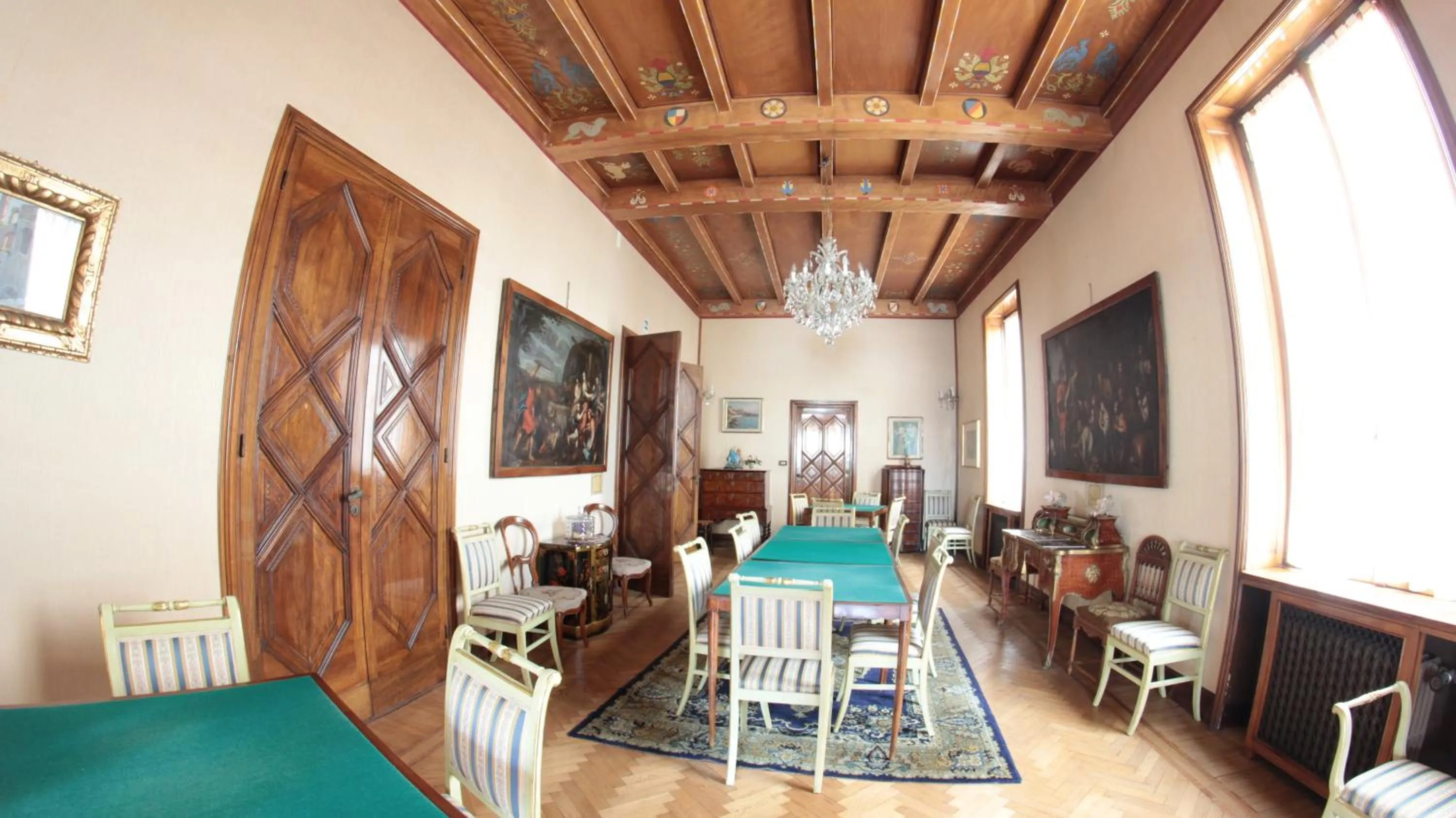 Communal lounge/ TV room in Hotel Villa Maria