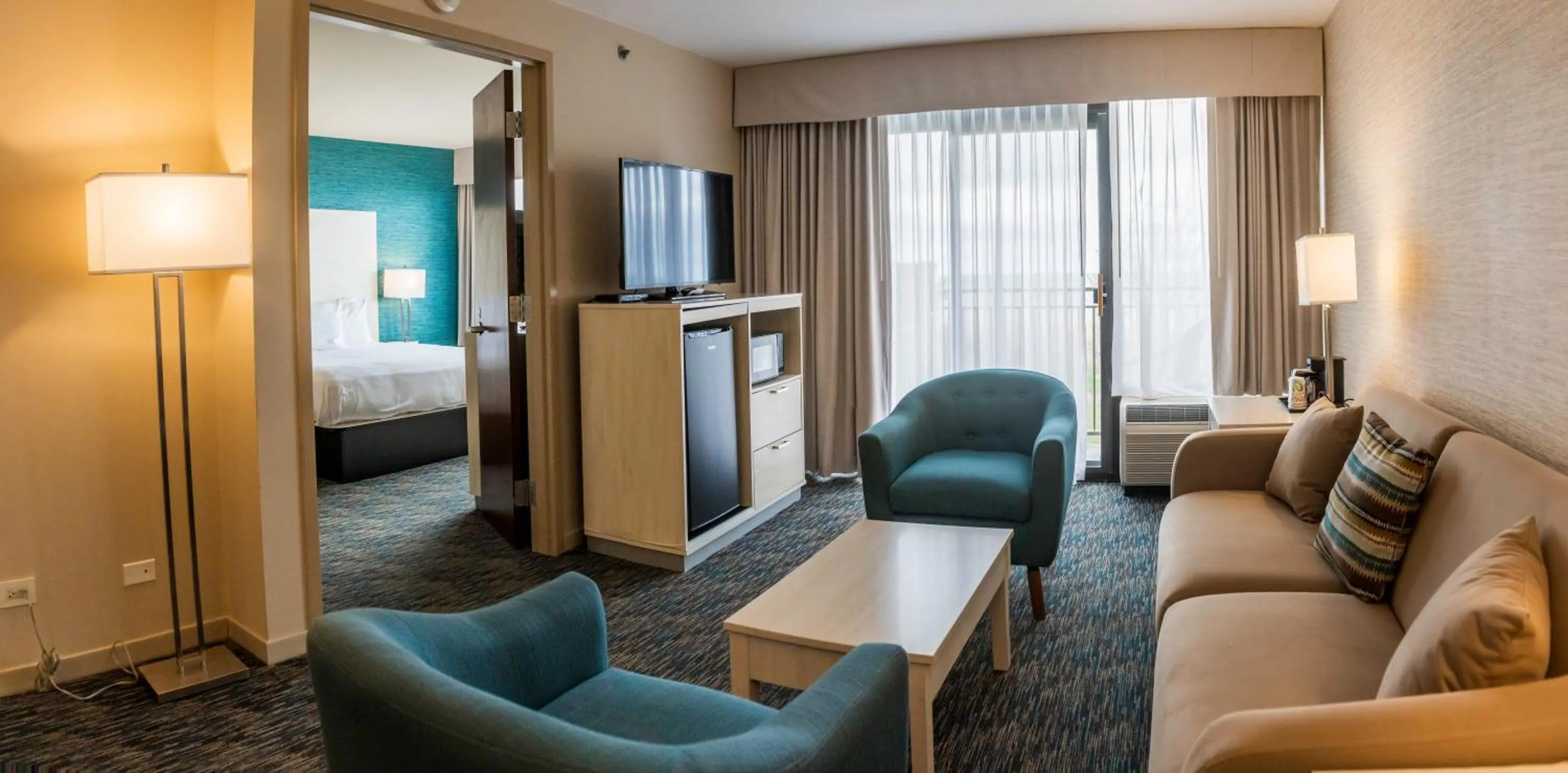 Bed in Illinois Beach Hotel