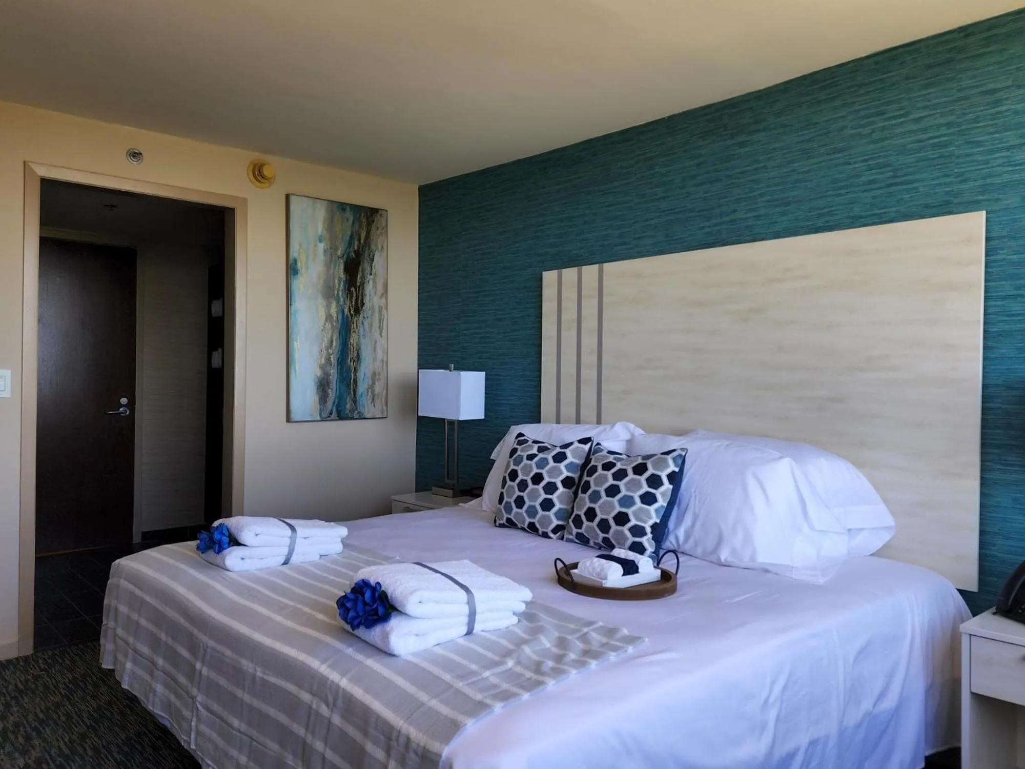 Bed in Illinois Beach Hotel