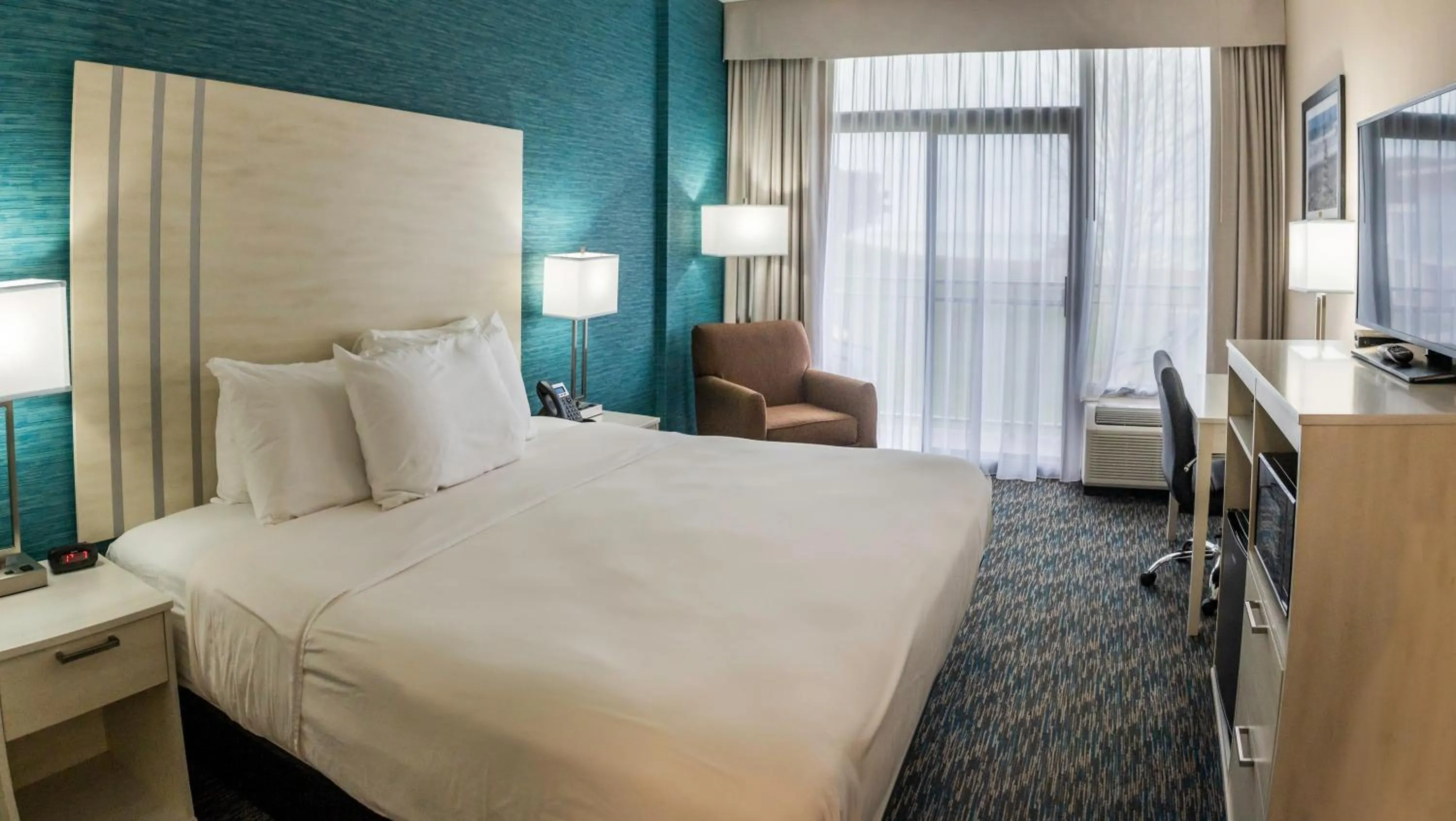 Bed in Illinois Beach Hotel