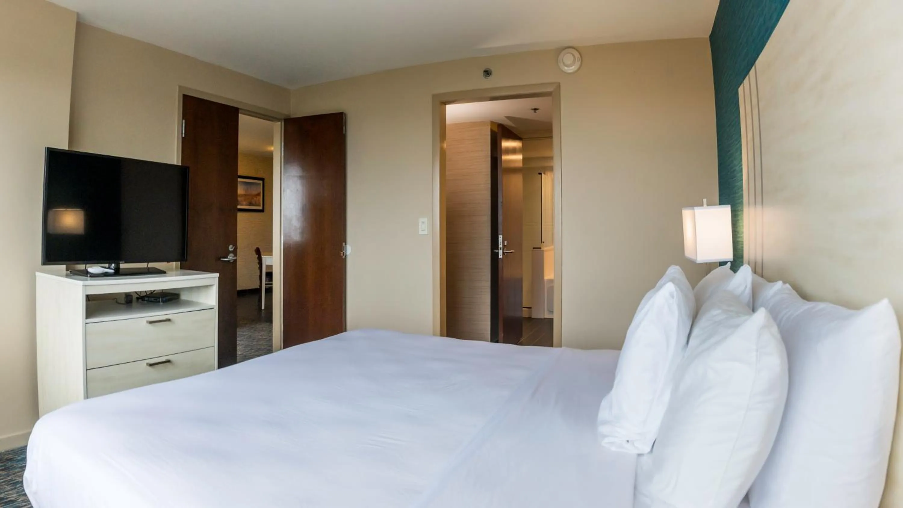 Bed in Illinois Beach Hotel