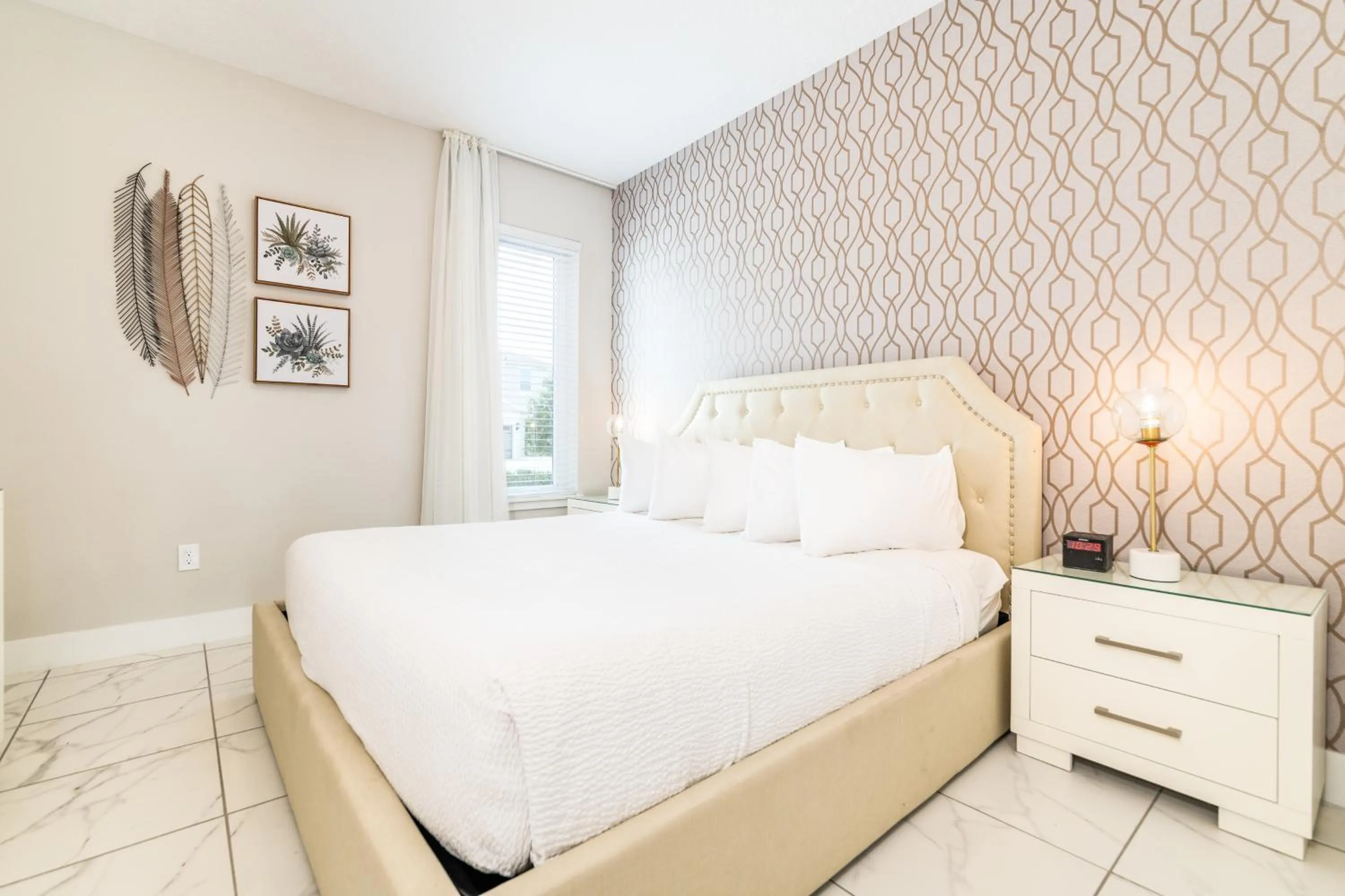 Bed in Encore Resort and Water Park at Reunion by Rentyl