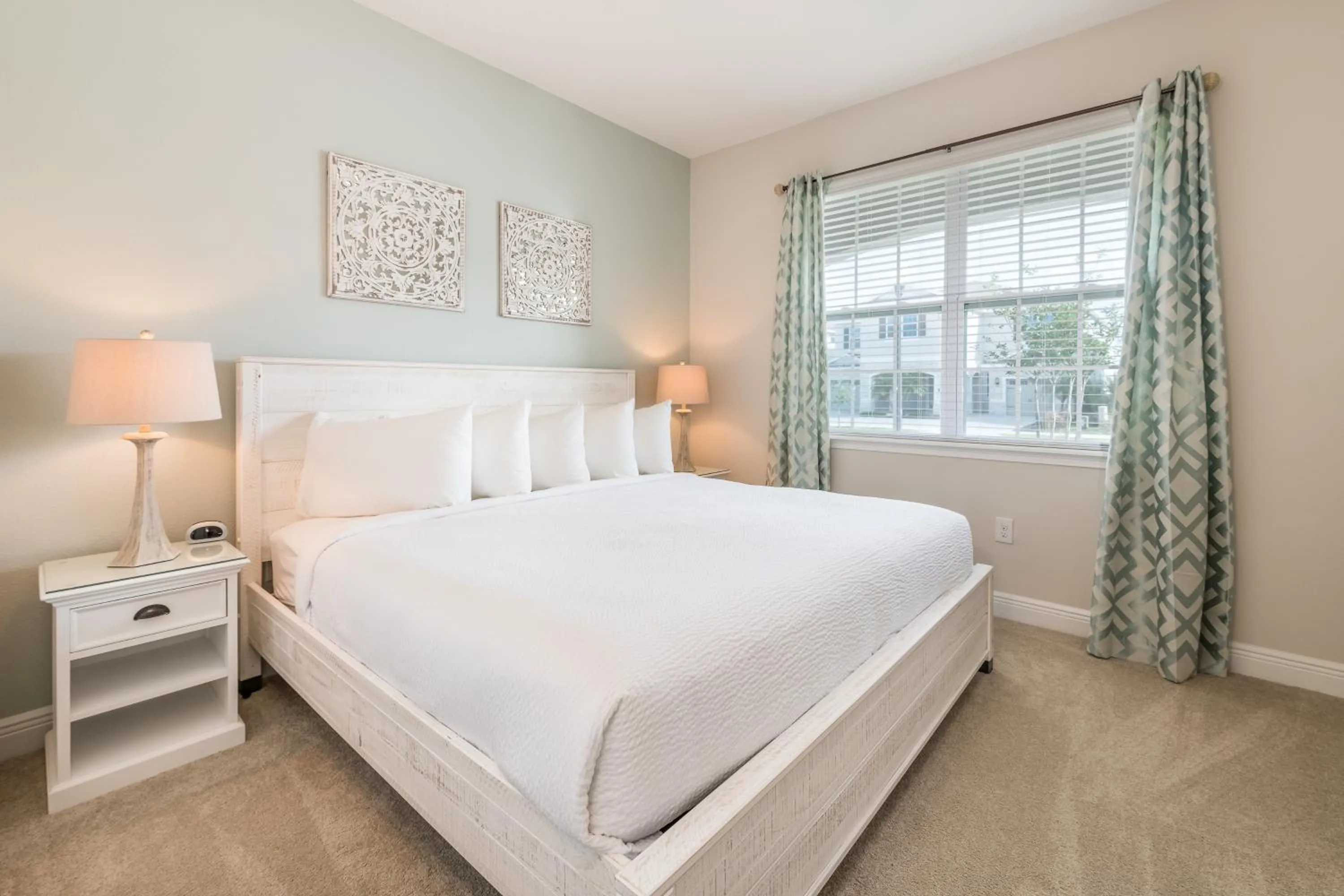 Bed in Encore Resort and Water Park at Reunion by Rentyl