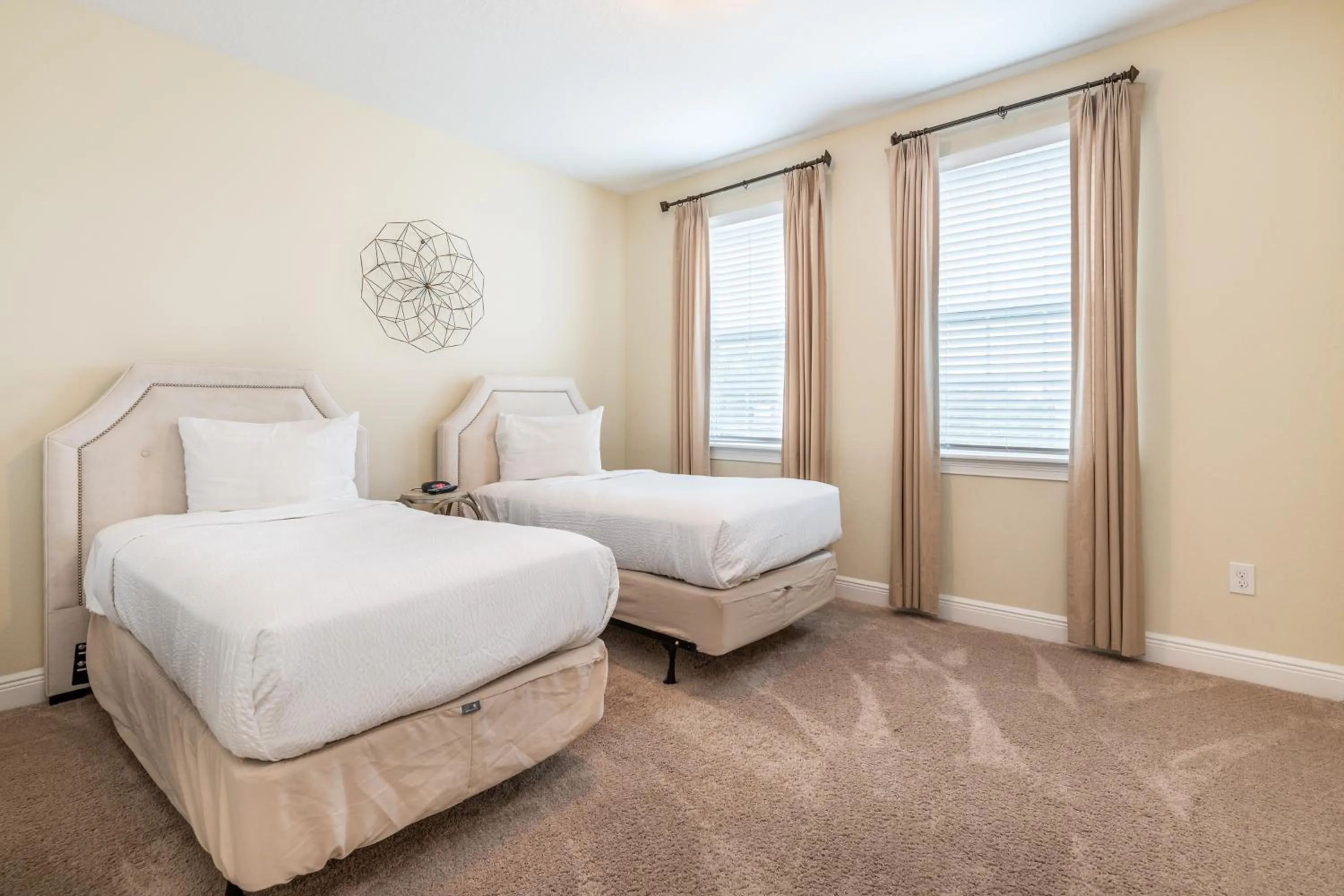 Bed in Encore Resort and Water Park at Reunion by Rentyl