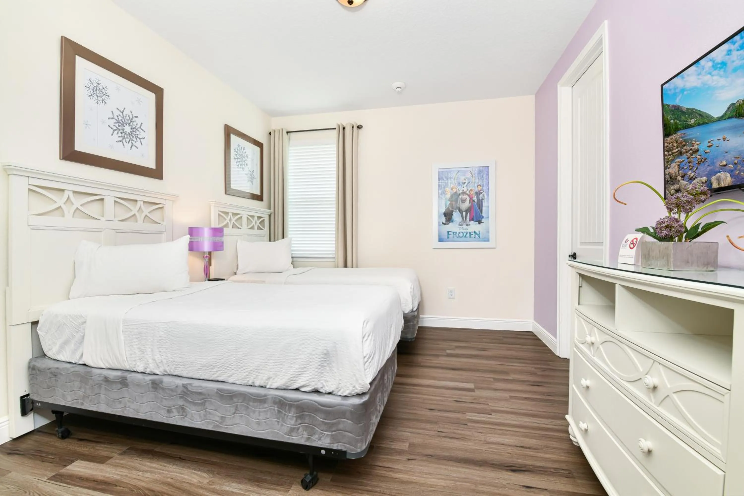 Bed in Encore Resort and Water Park at Reunion by Rentyl