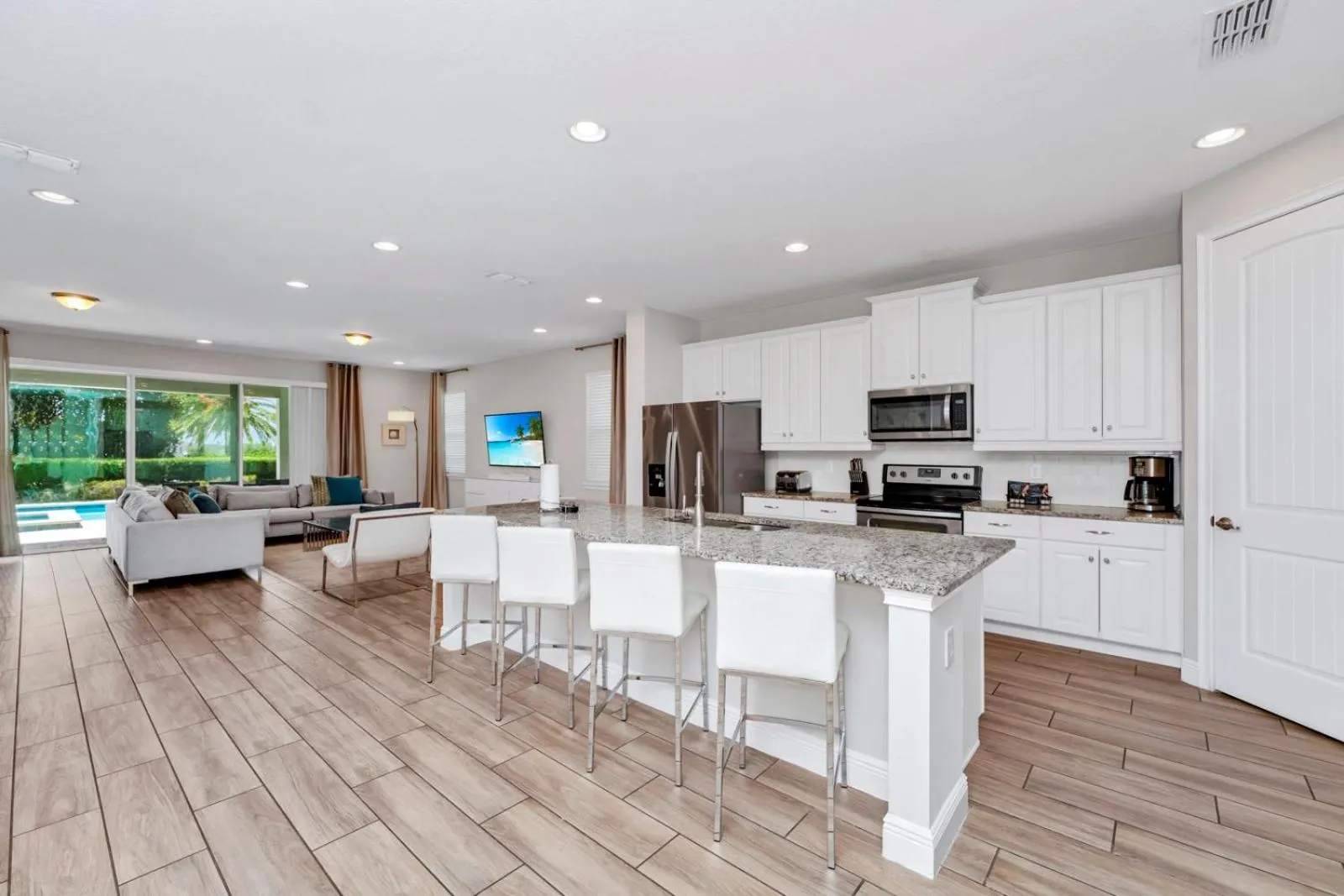 Kitchen or kitchenette in Encore Resort and Water Park at Reunion by Rentyl