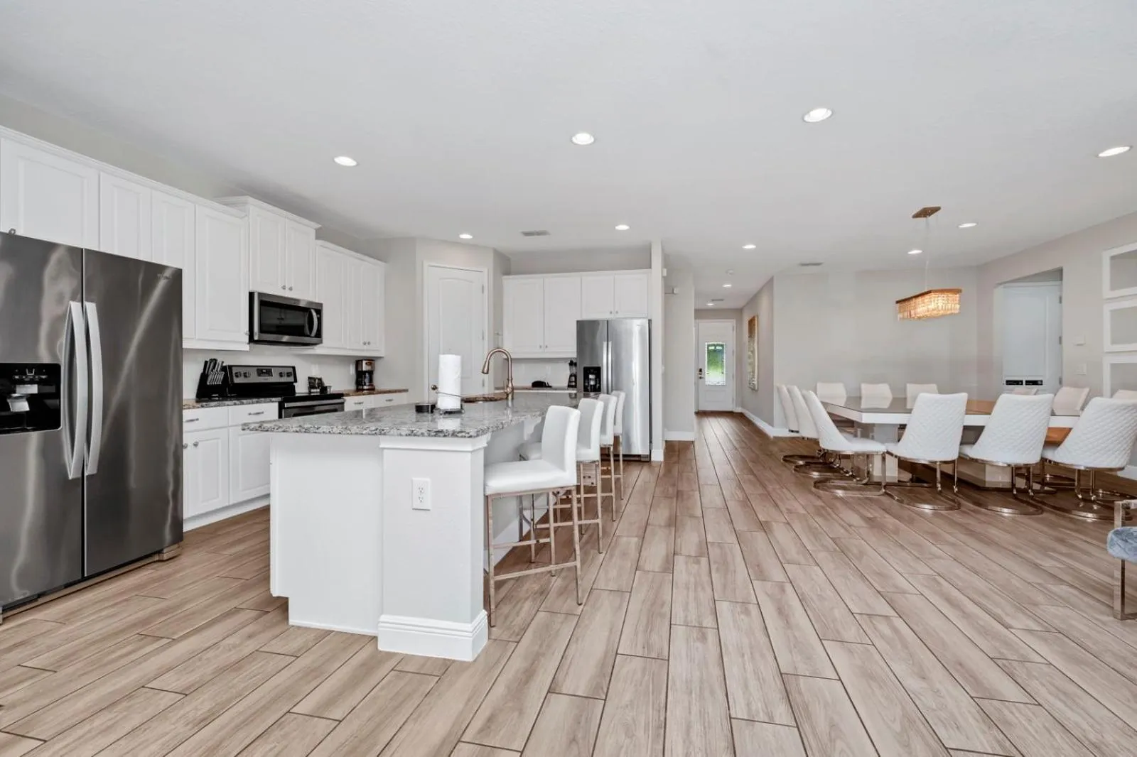 Coffee/tea facilities in Encore Resort and Water Park at Reunion by Rentyl