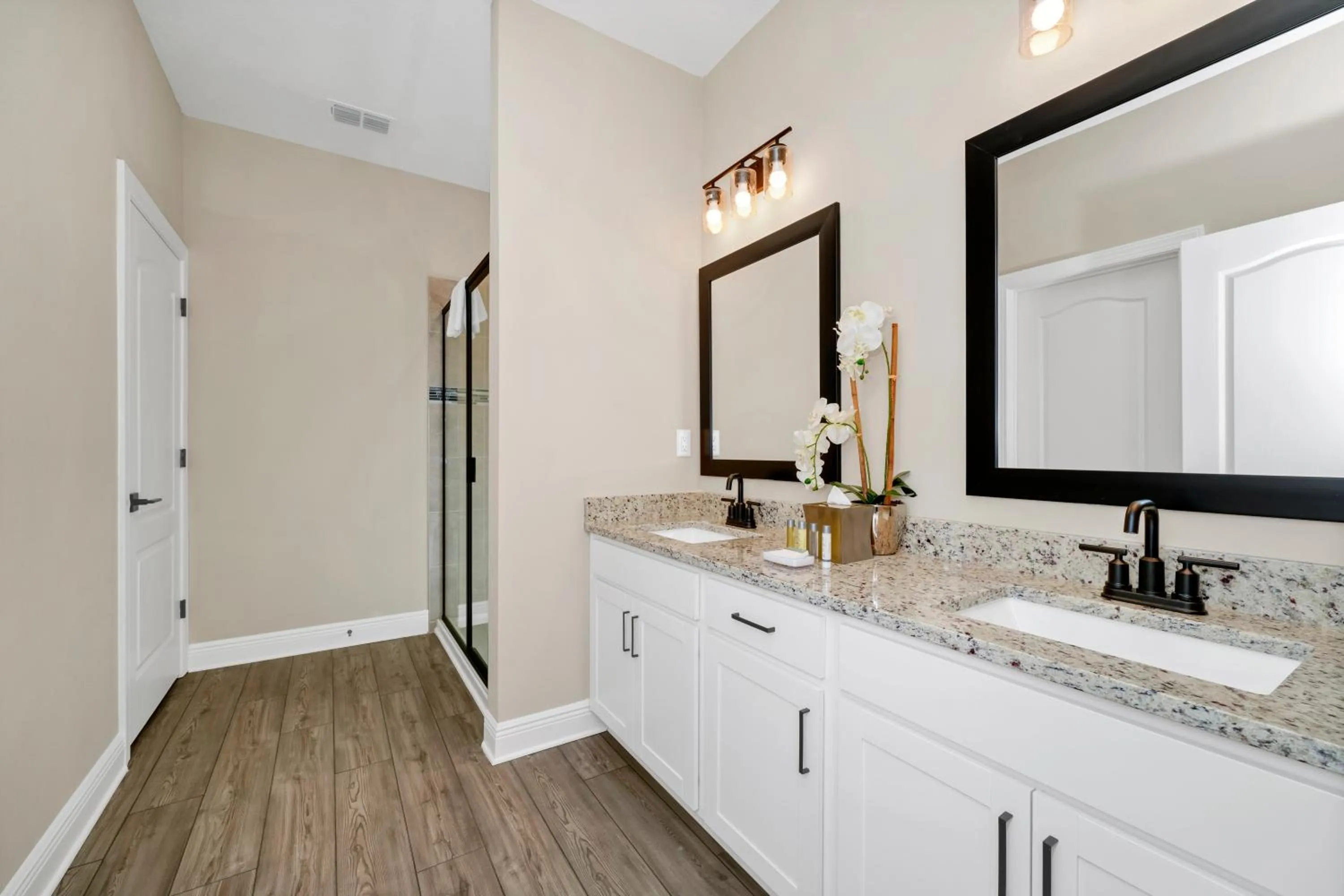 Shower in Encore Resort and Water Park at Reunion by Rentyl