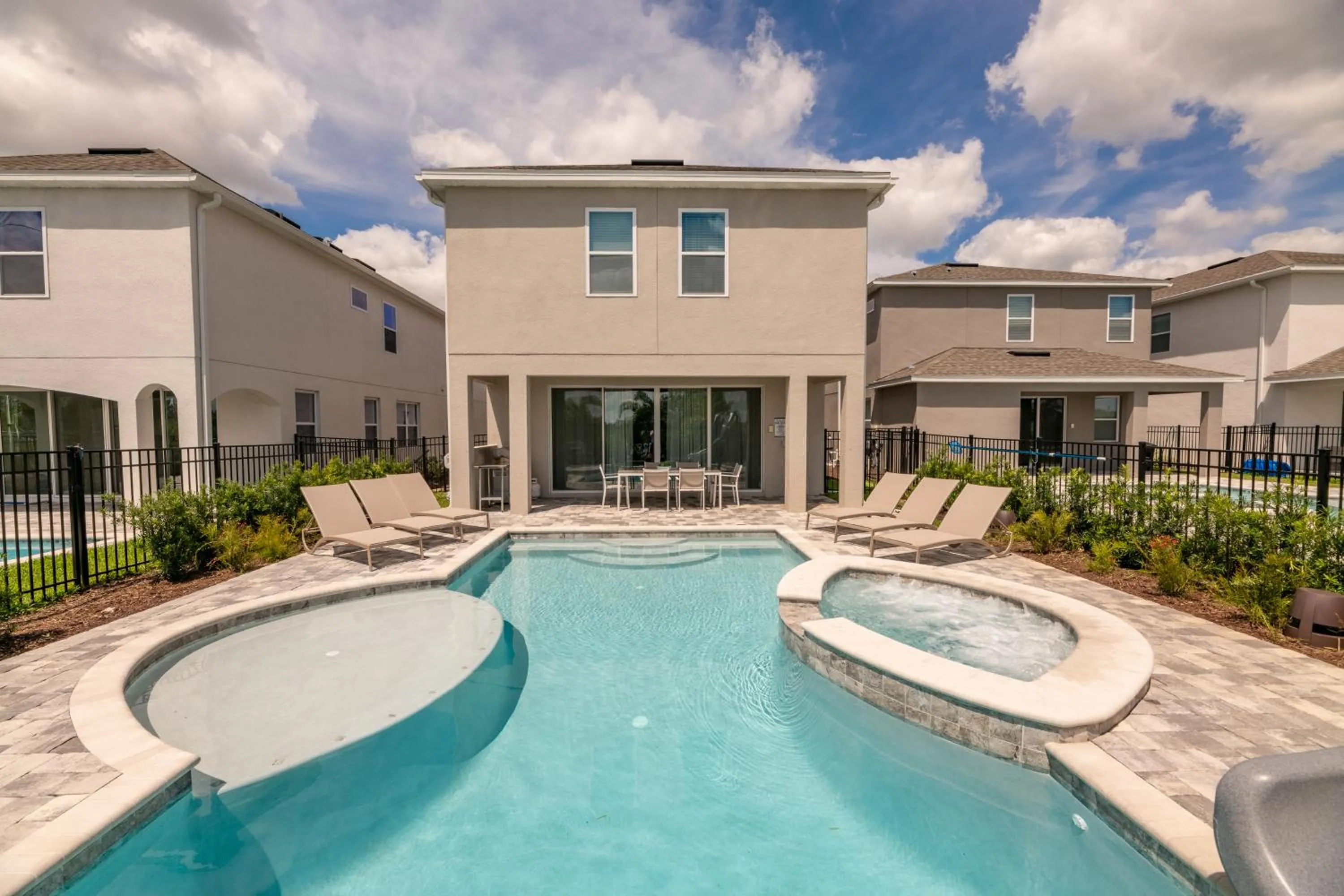 Patio in Encore Resort and Water Park at Reunion by Rentyl