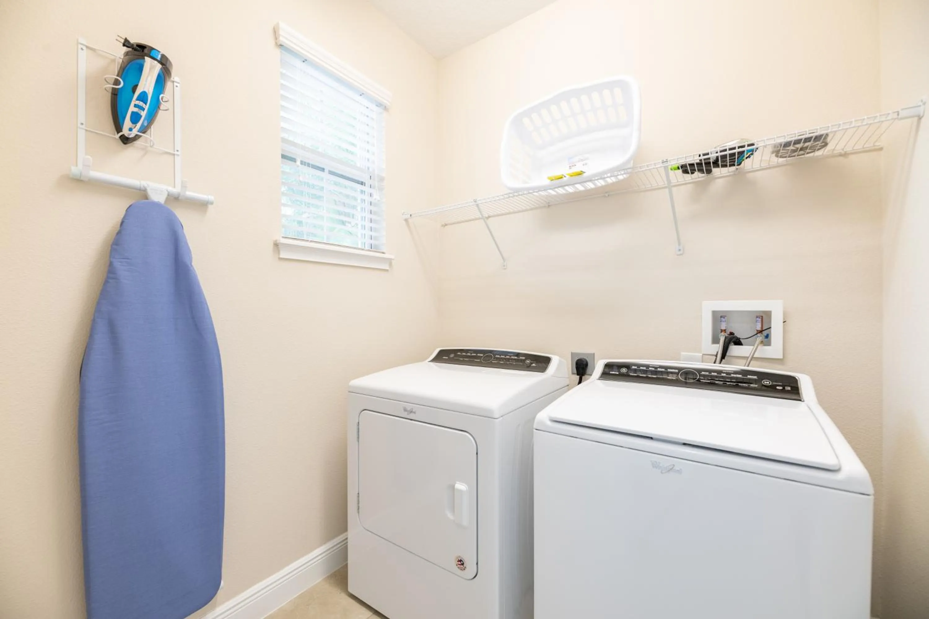 laundry in Encore Resort and Water Park at Reunion by Rentyl