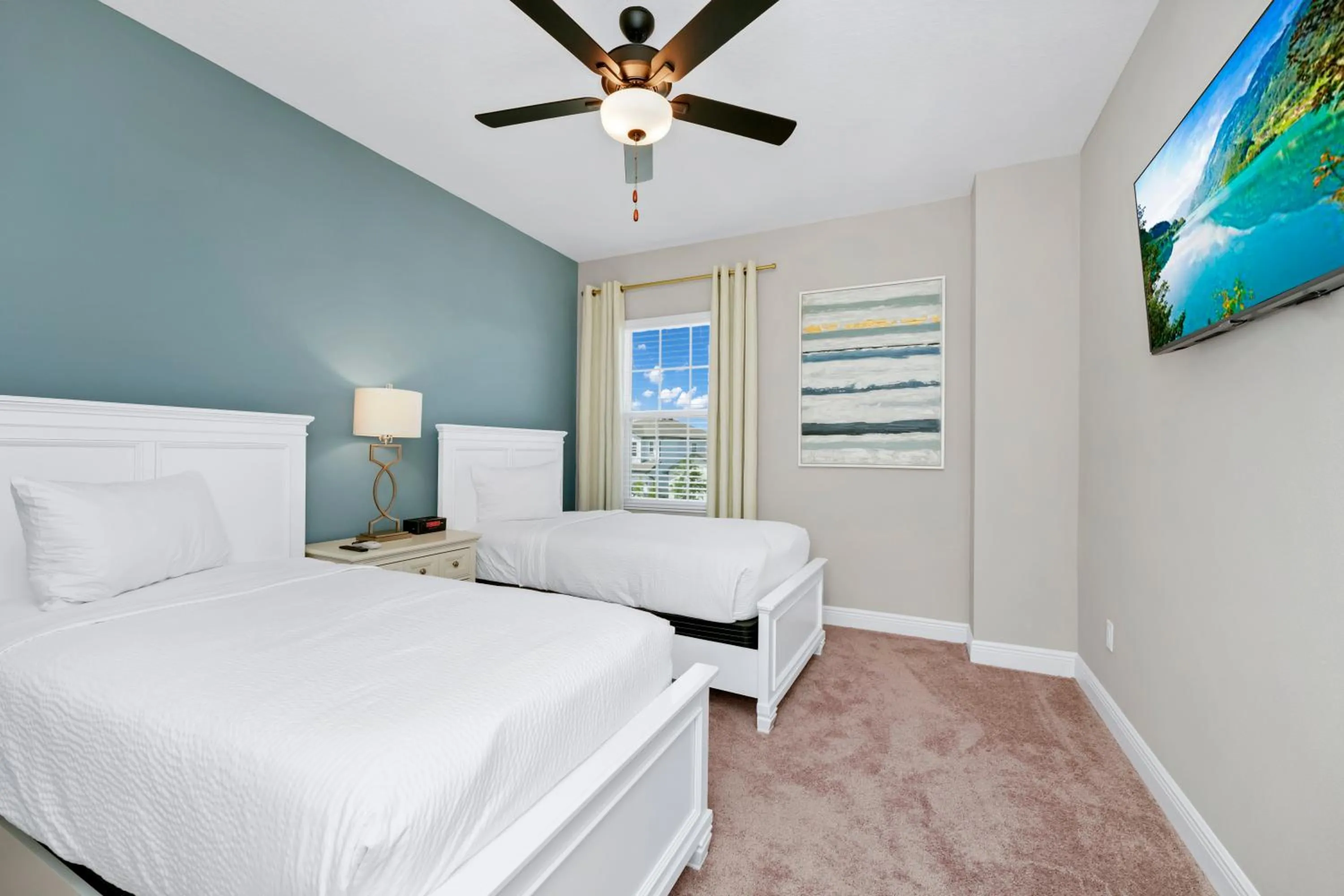 Bed in Encore Resort and Water Park at Reunion by Rentyl