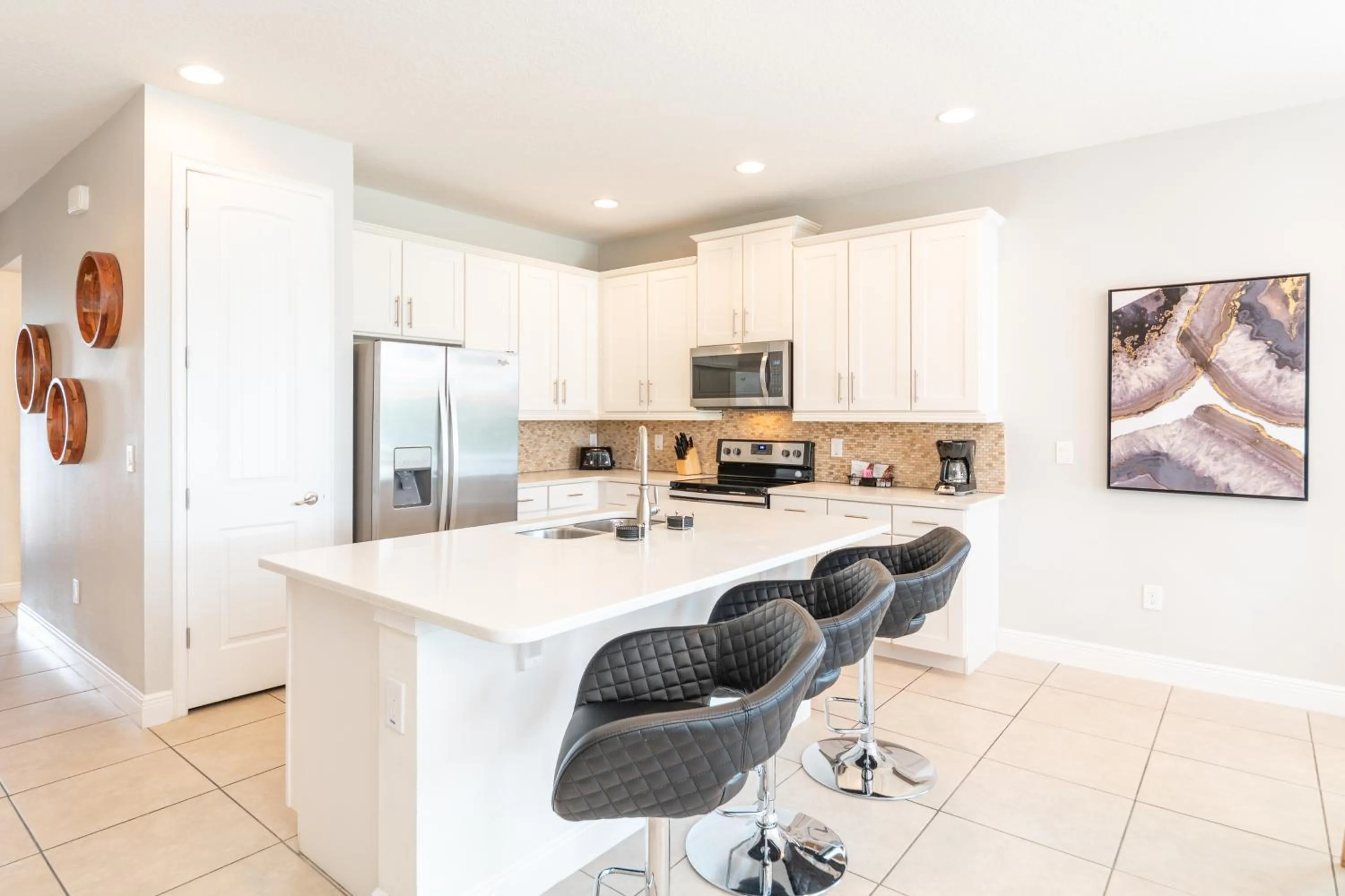 Kitchen or kitchenette in Encore Resort and Water Park at Reunion by Rentyl