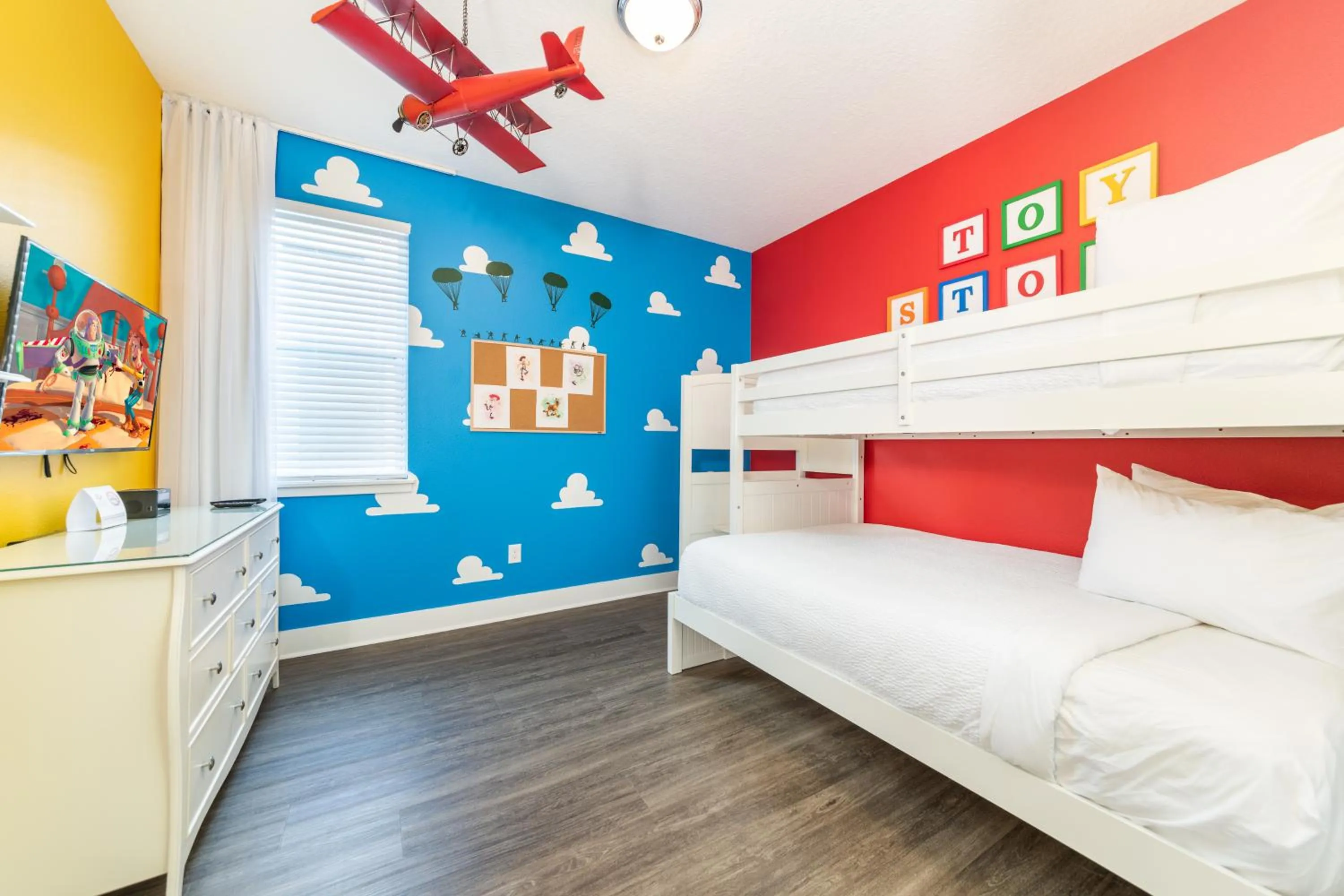 Bed in Encore Resort and Water Park at Reunion by Rentyl