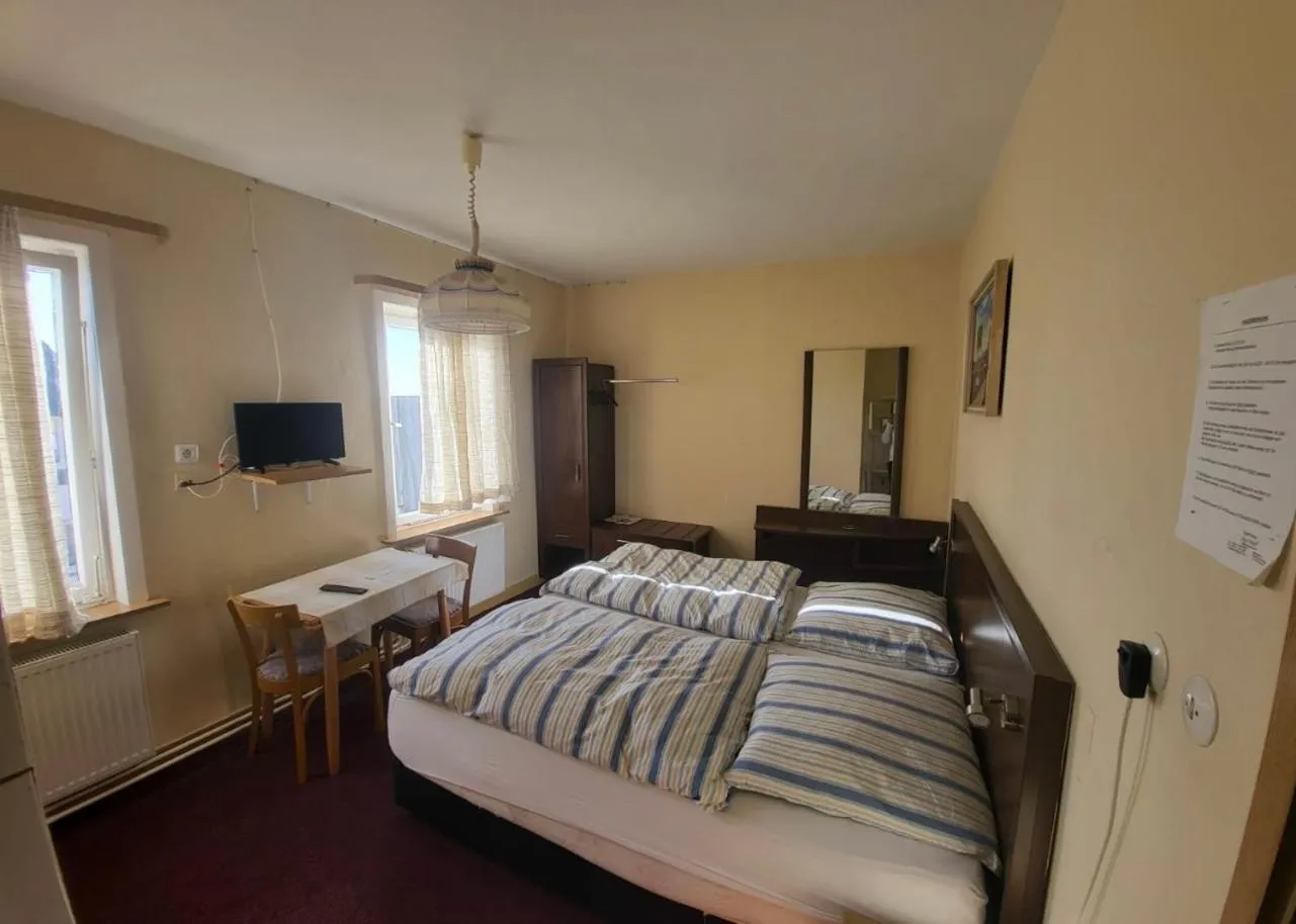 Bed in Hotel Zum Ritter