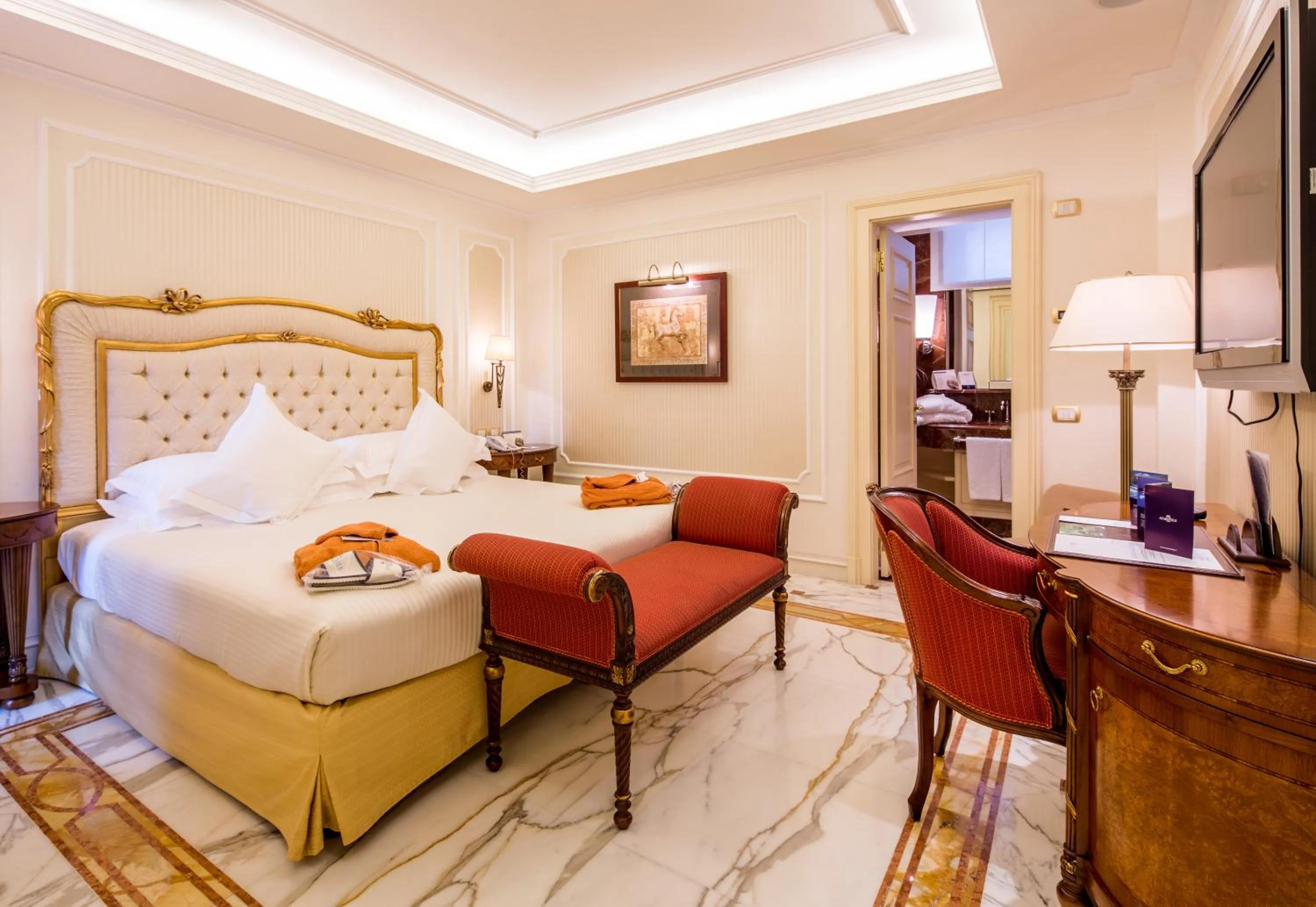 Photo of the whole room, Bed in Mercure Petriolo Siena Terme Spa Hotel