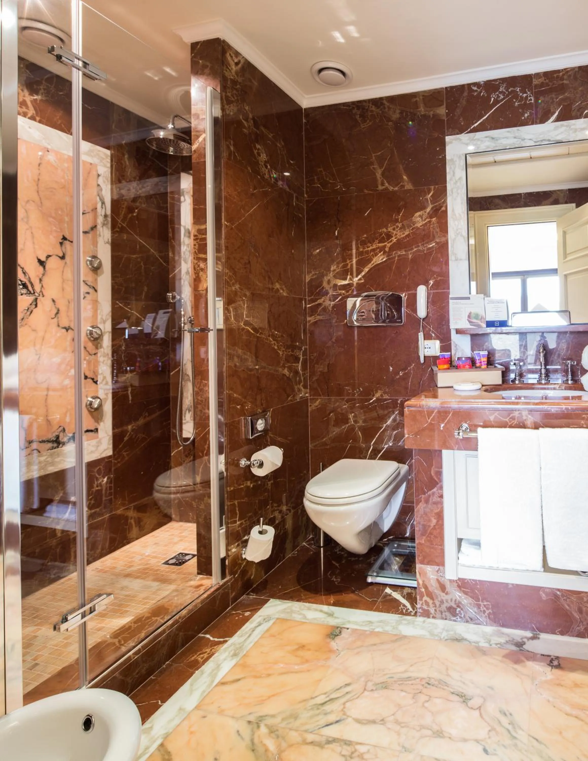 Bathroom in Mercure Petriolo Siena Terme Spa Hotel