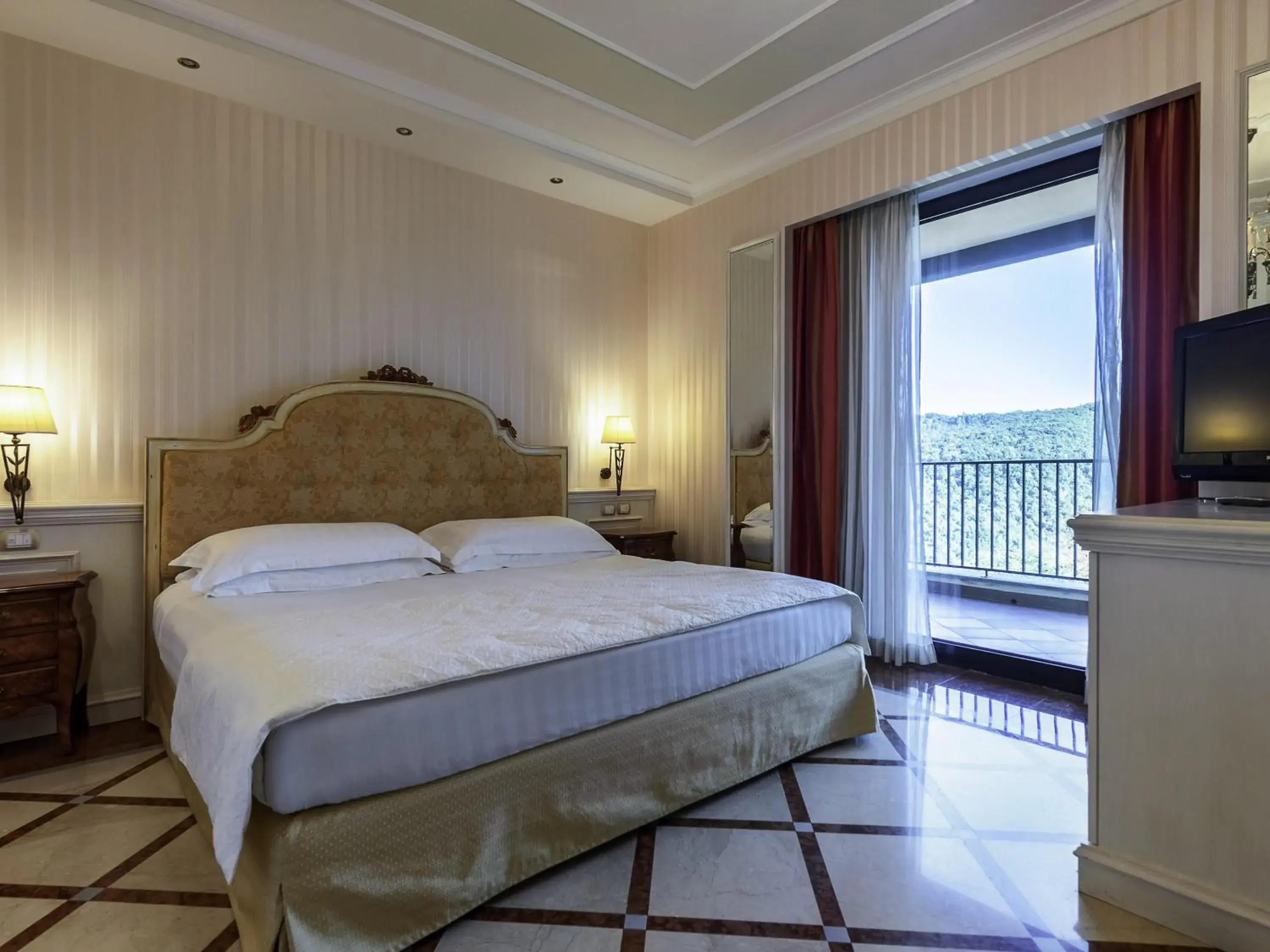 Bedroom, Bed in Mercure Petriolo Siena Terme Spa Hotel Bedroom, Bed in Mercure Petriolo Siena Terme Spa Hotel