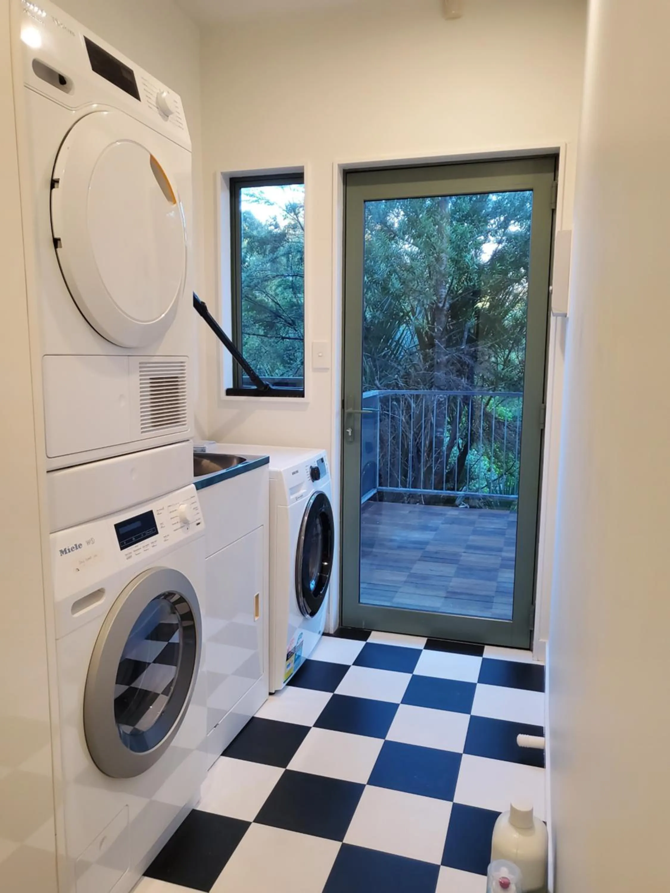 washing machine in Sunshine Valley