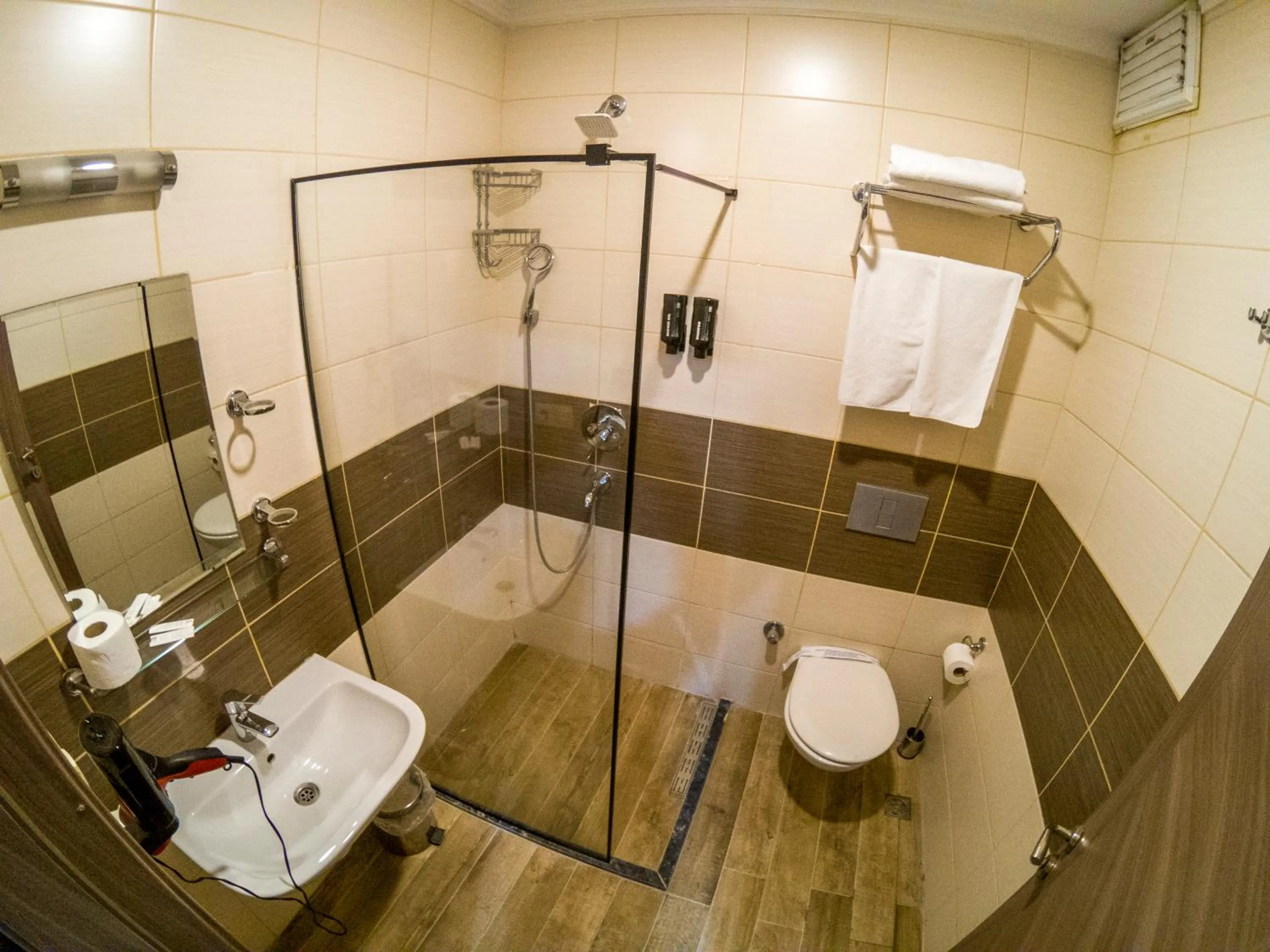 Bathroom in New Akçaabat Hotel