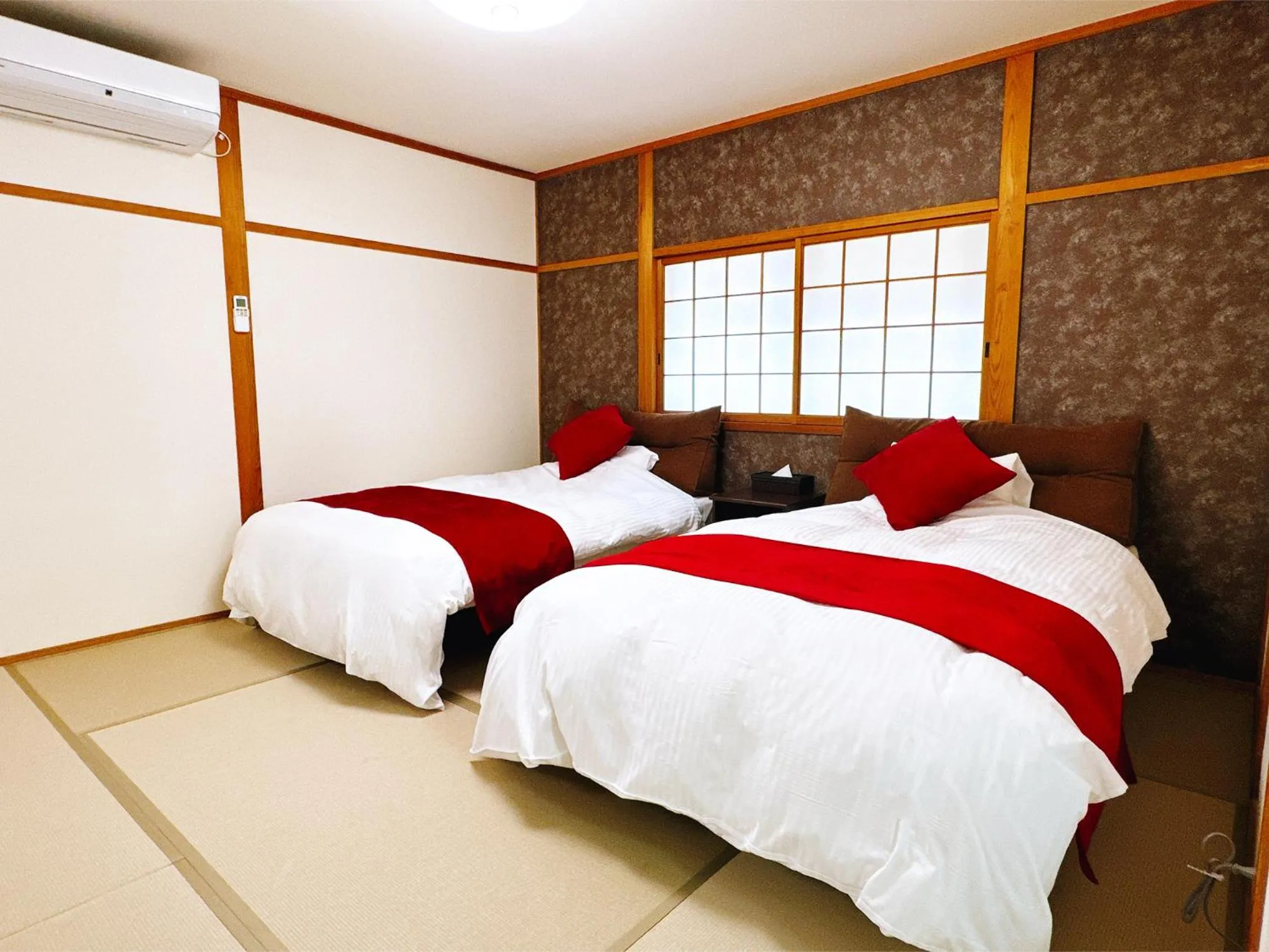Bedroom, Bed in Yufuin Hanarenoyado Yukagetsu