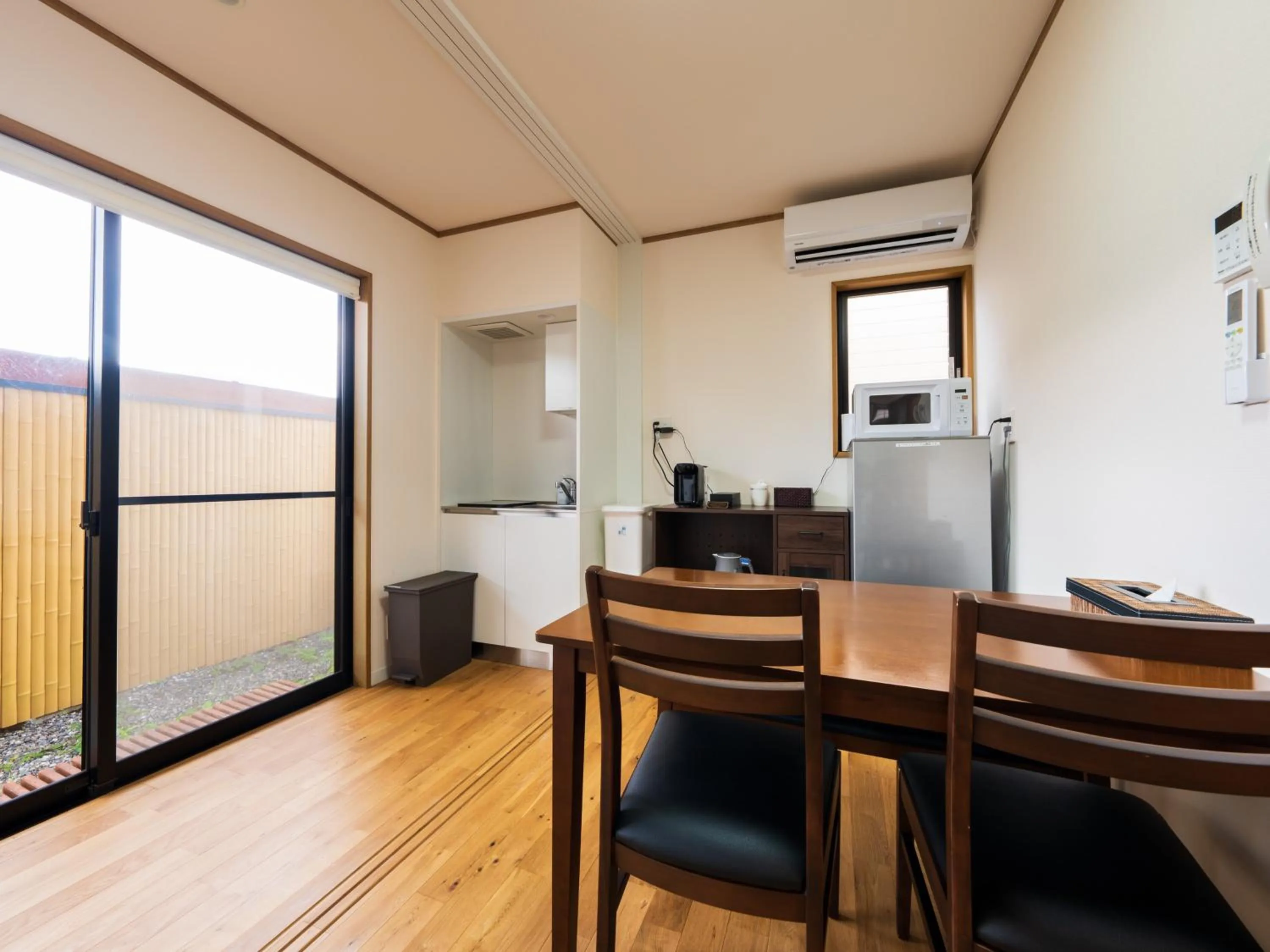 Dining area in Yufuin Hanarenoyado Yukagetsu