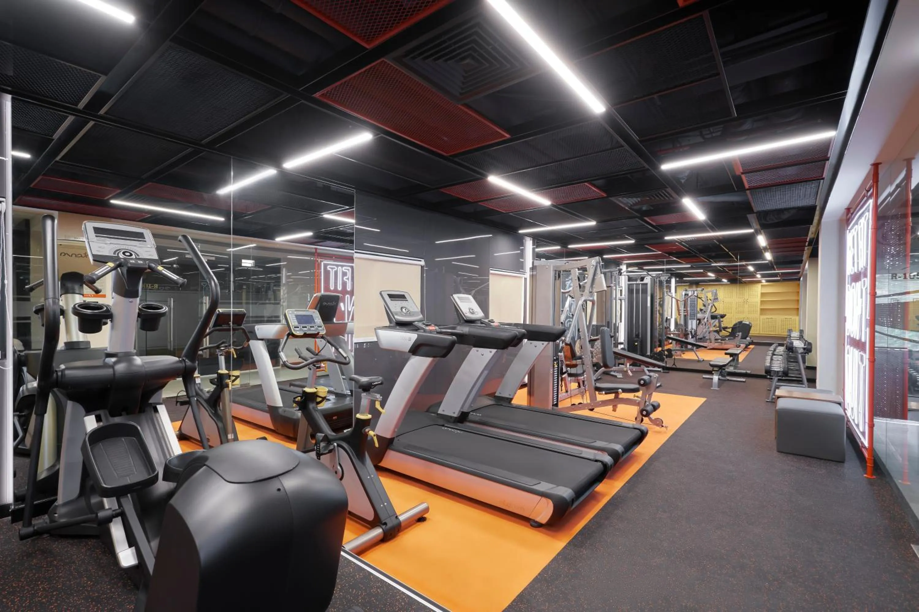 Fitness centre/facilities in Oakwood Hotel & Apartments Saigon
