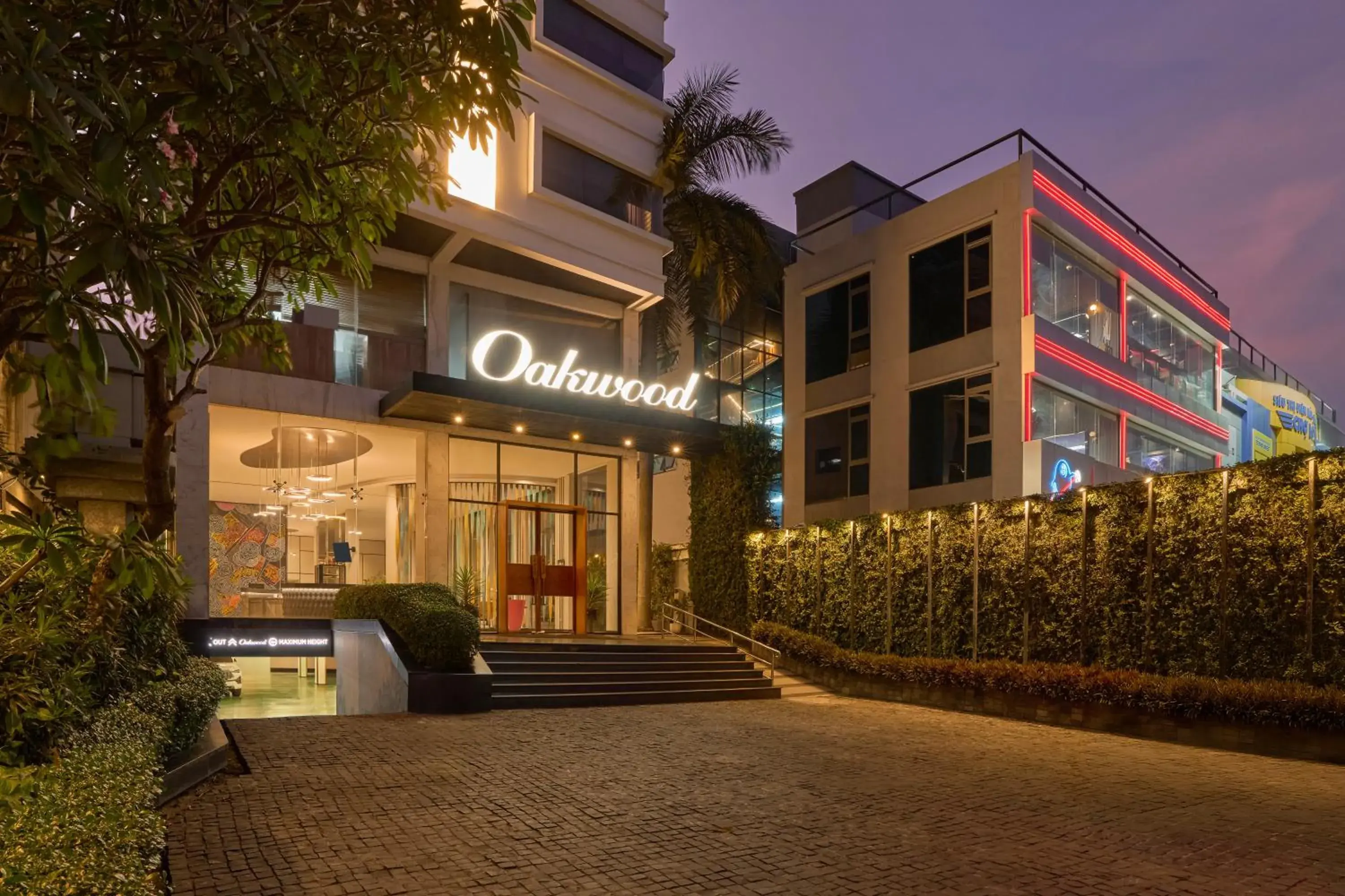 Property building in Oakwood Hotel & Apartments Saigon Property building in Oakwood Hotel & Apartments Saigon