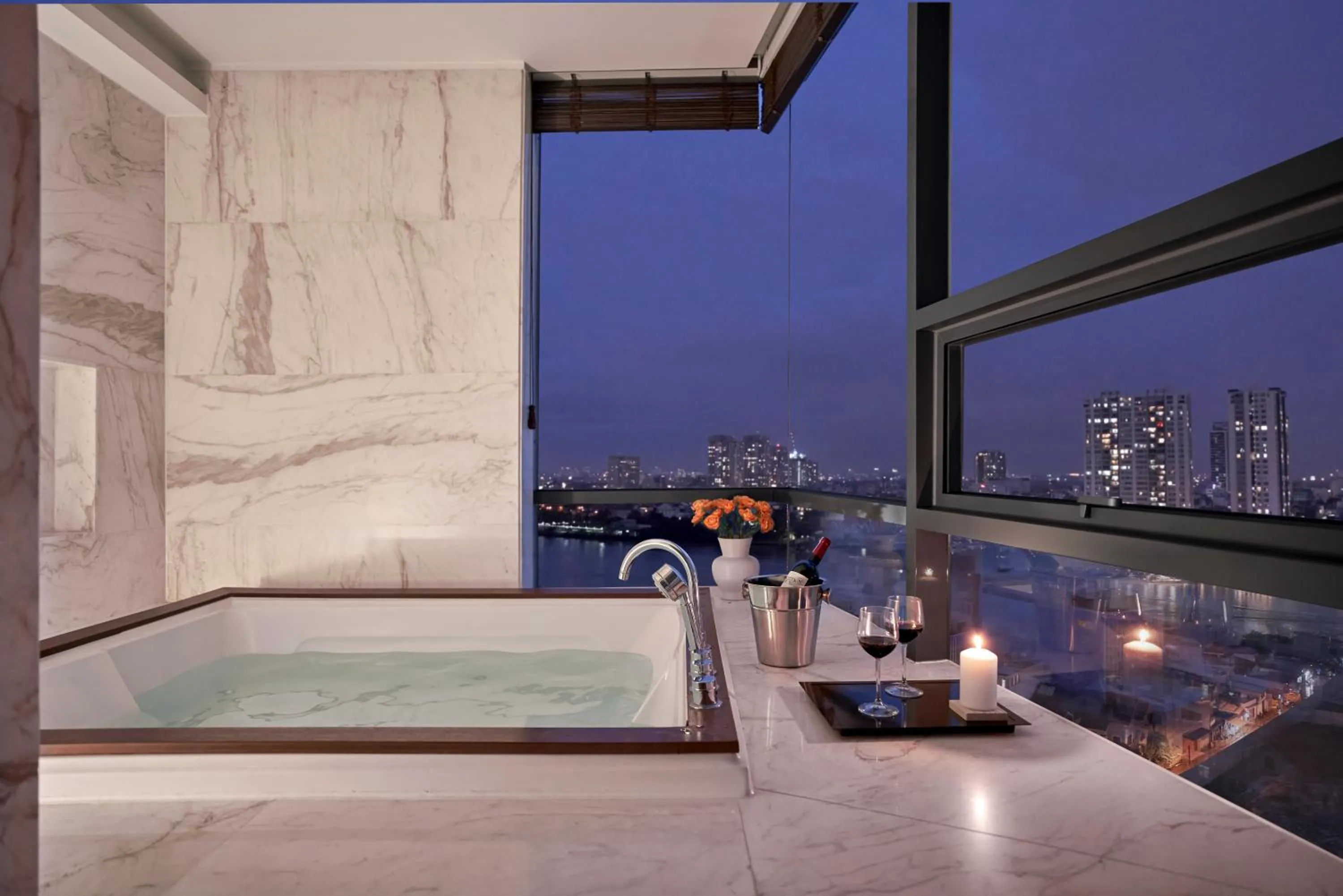 Shower in Oakwood Hotel & Apartments Saigon