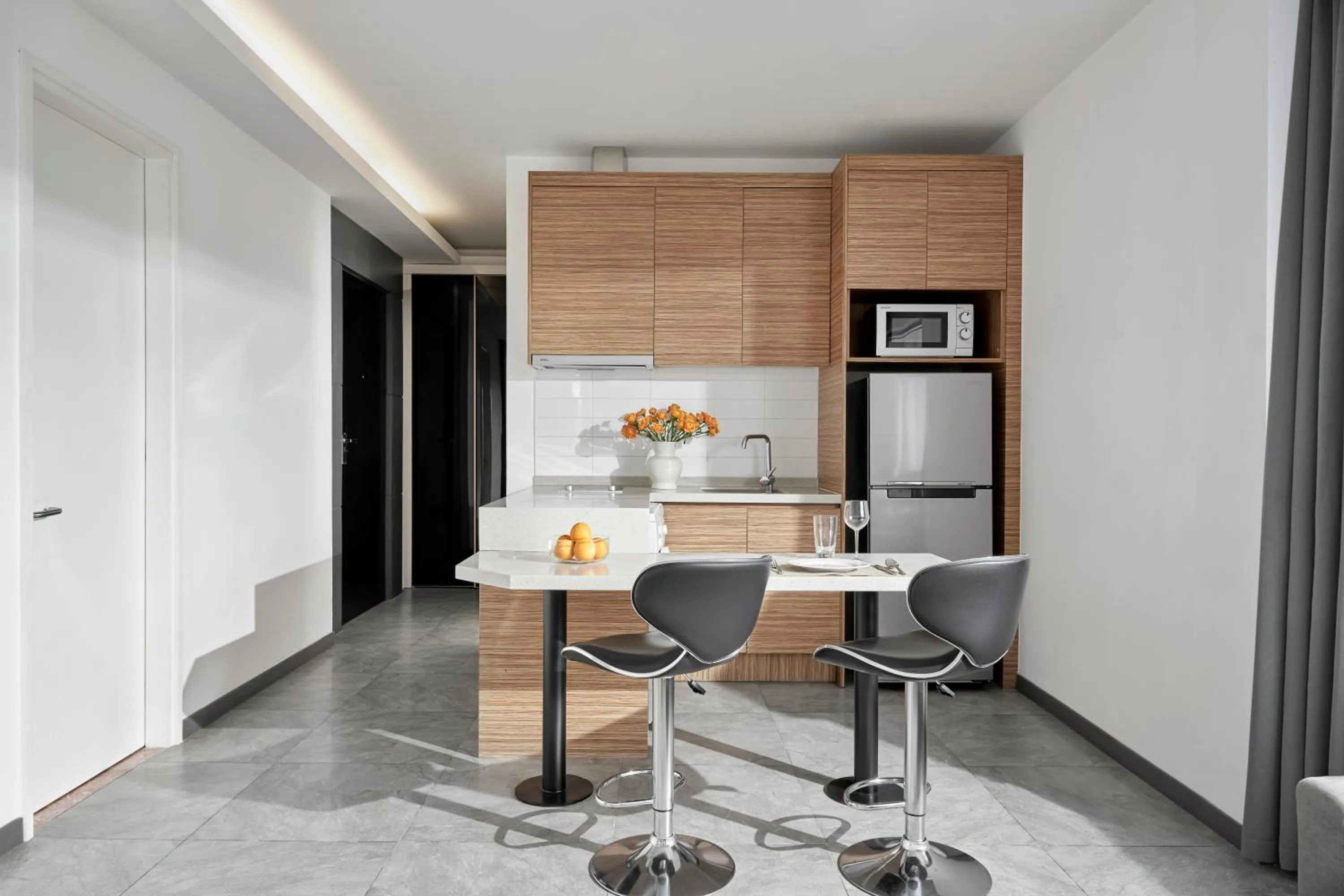 Dining area in Oakwood Hotel & Apartments Saigon