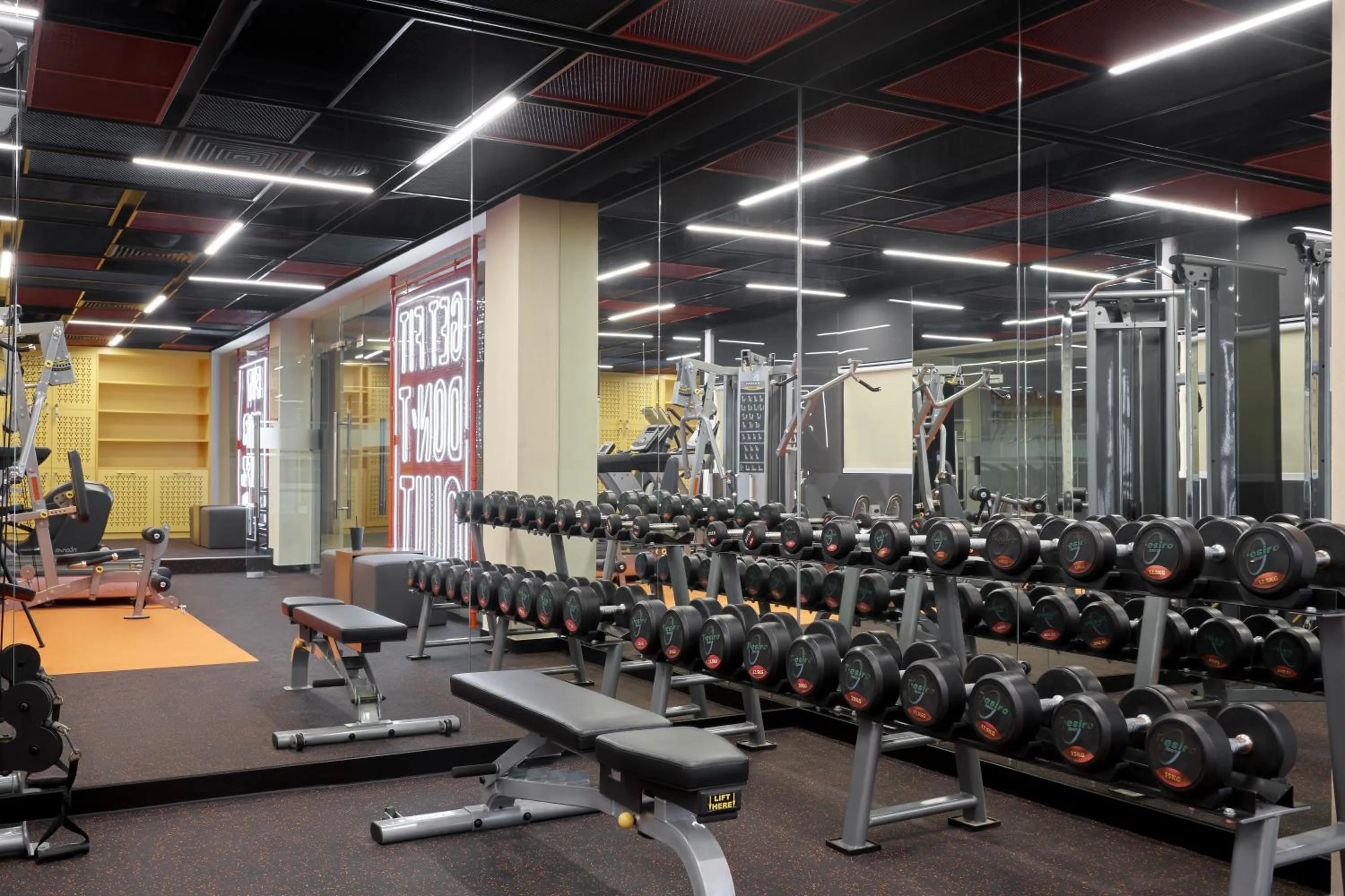 Fitness centre/facilities in Oakwood Hotel & Apartments Saigon