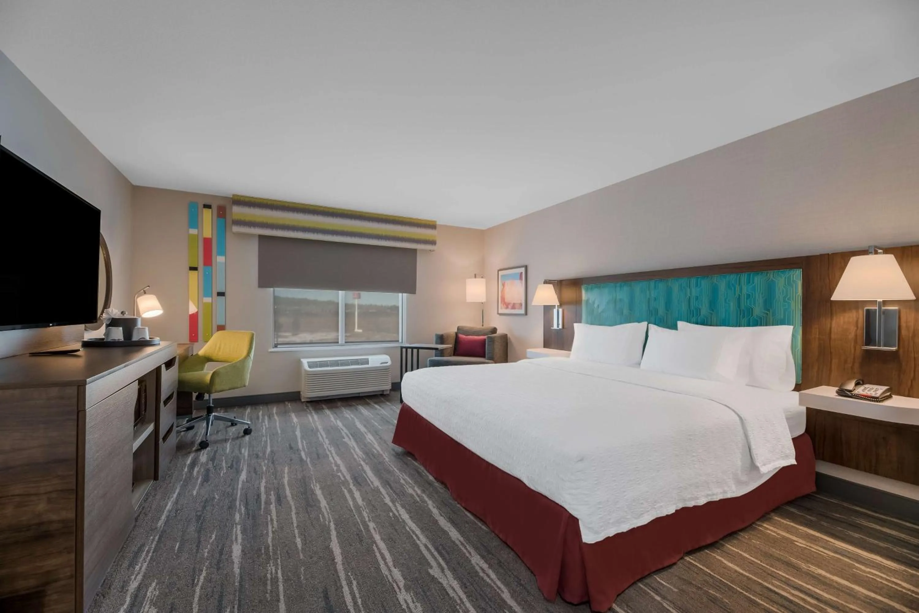 Bedroom, Bed in Hampton Inn By Hilton Williams
