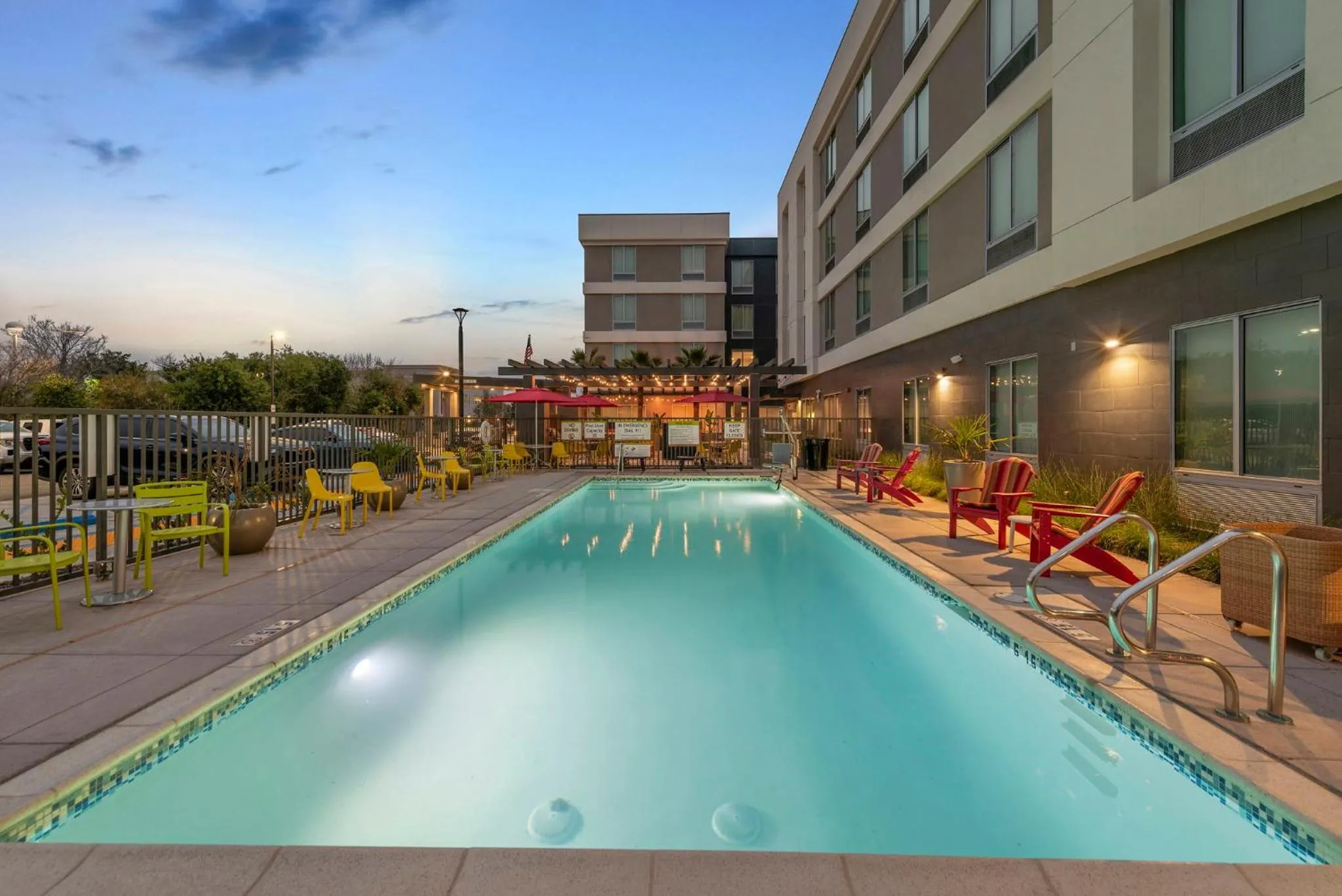 Swimming pool in Home2 Suites By Hilton San Bernardino