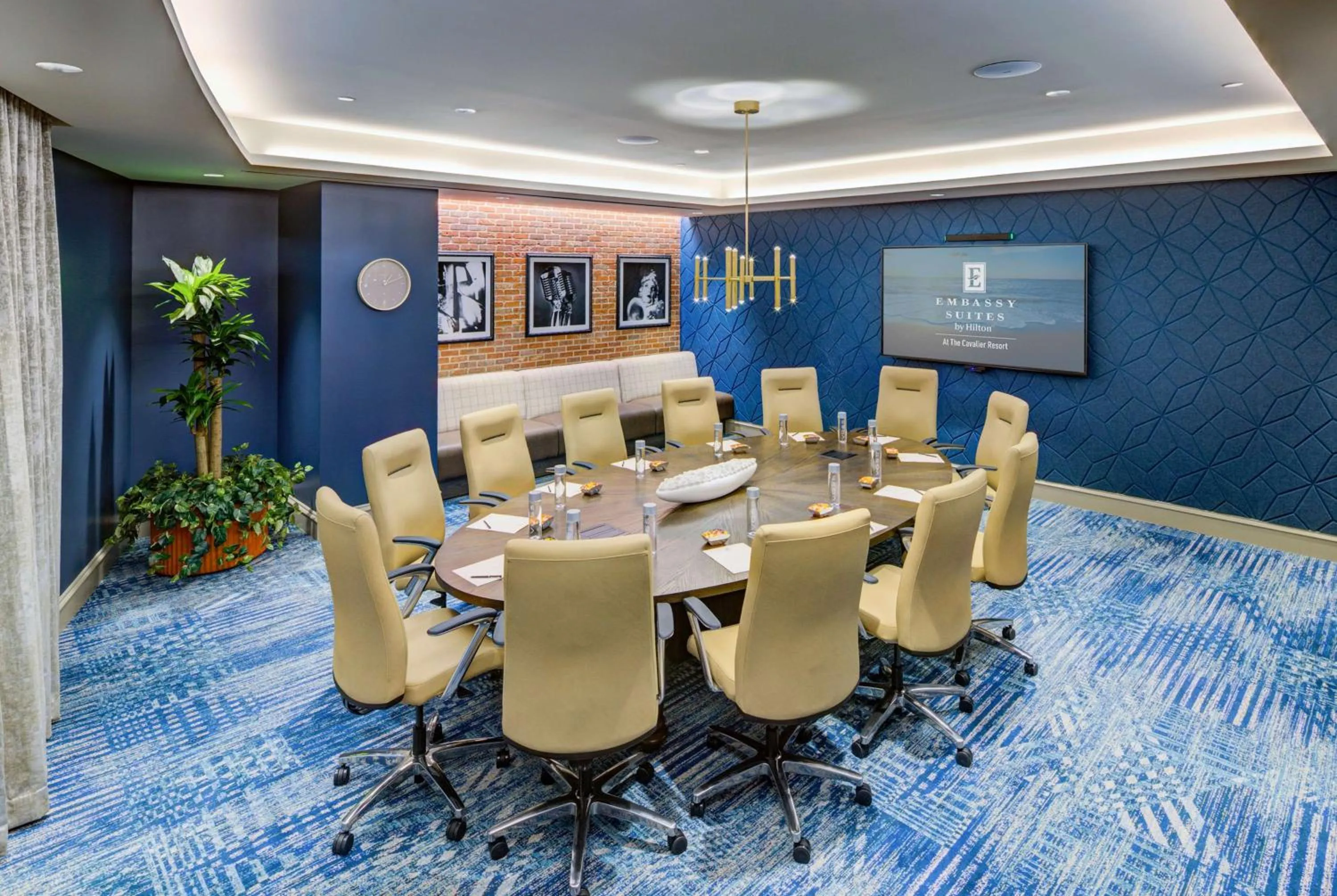 Meeting/conference room in Embassy Suites By Hilton Virginia Beach Oceanfront Resort