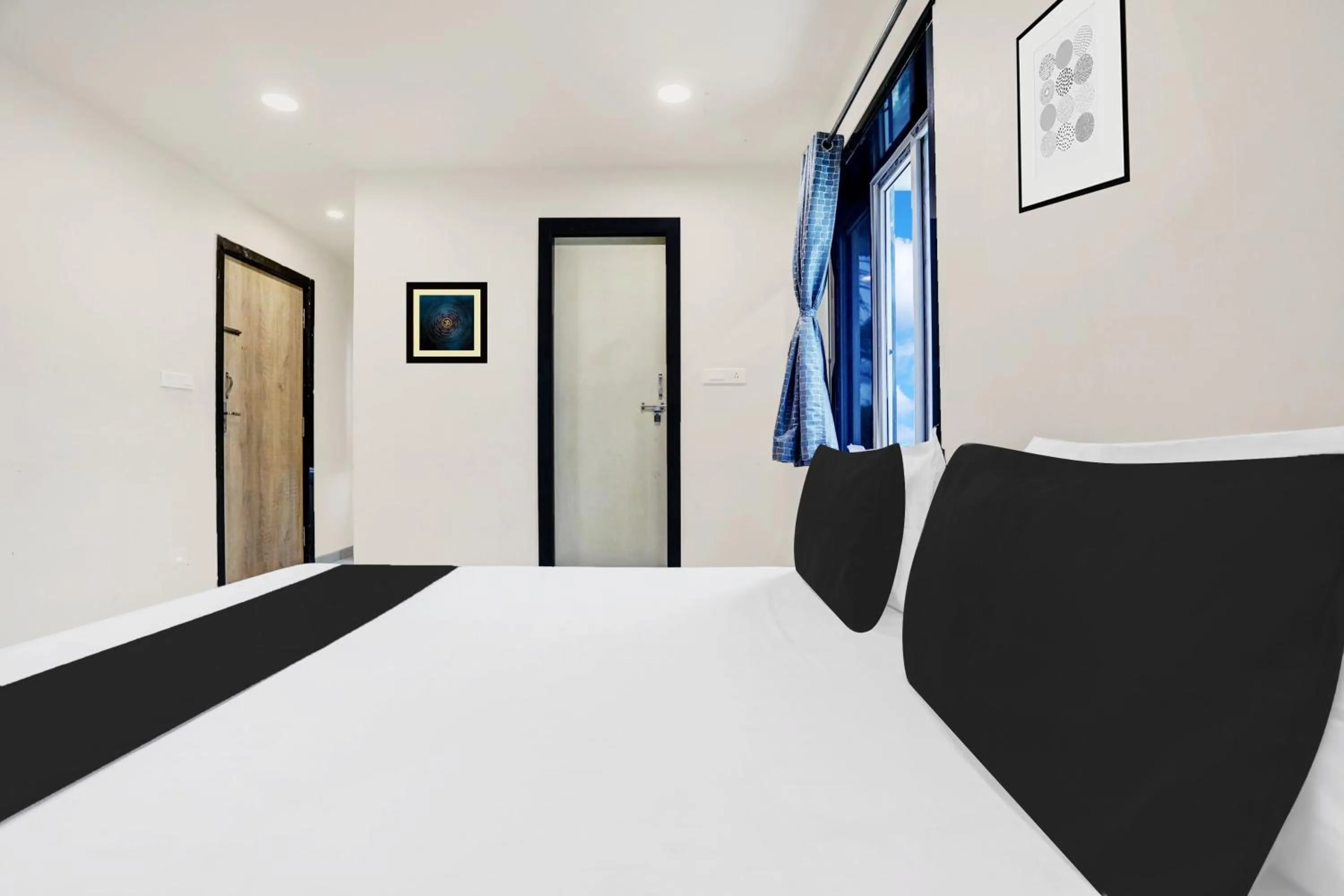 Bedroom, Bed in Hotel O Ashok Nagar Near JNTU College