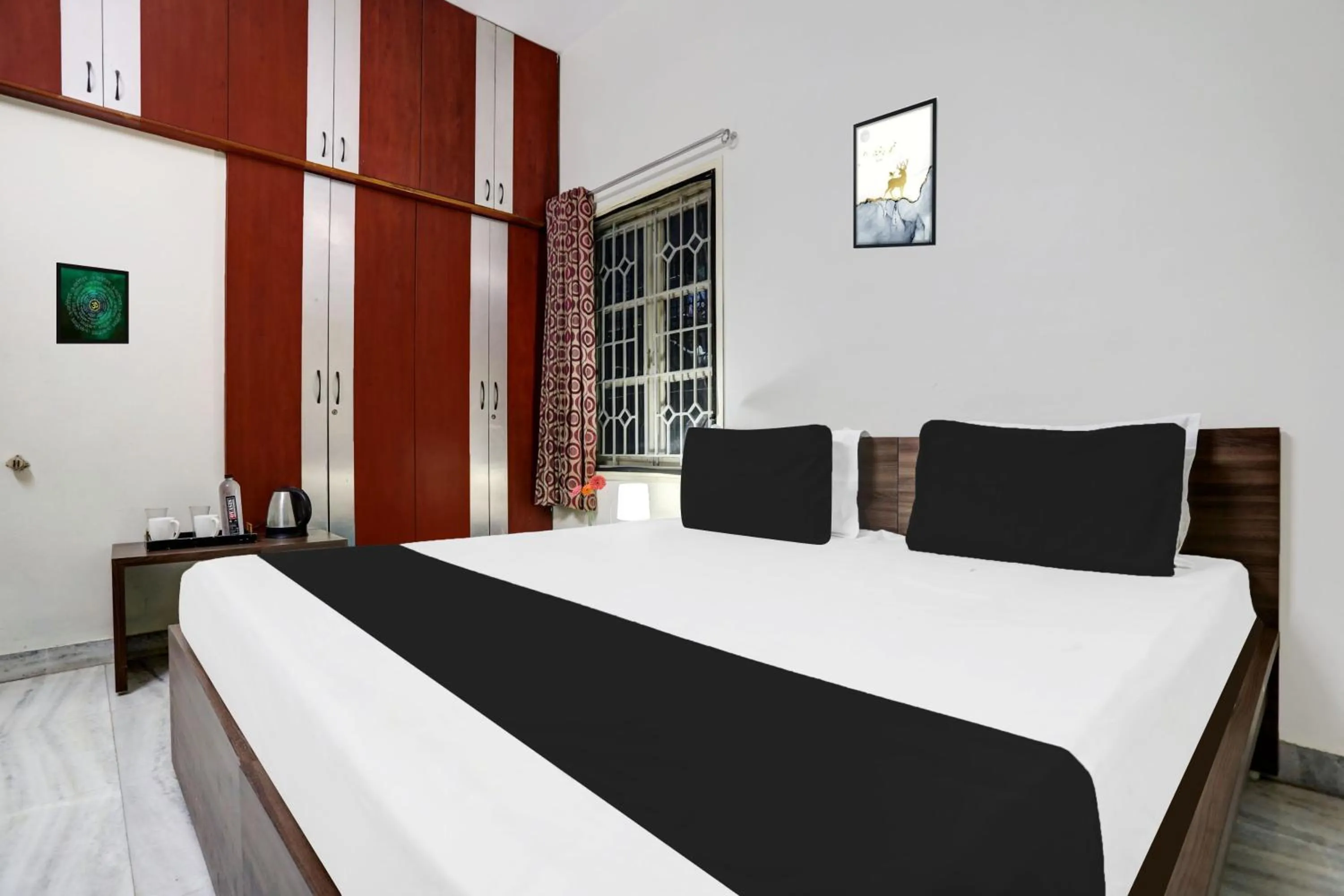 Bedroom, Bed in Hotel O Ashok Nagar Near JNTU College