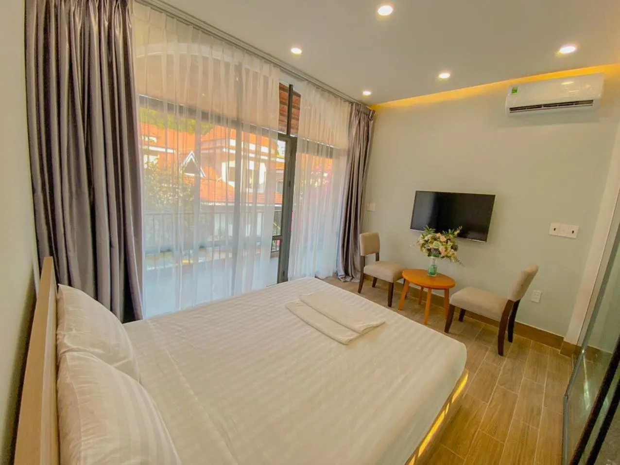 Evening entertainment in VND Vũng Tàu Hotel & Villa