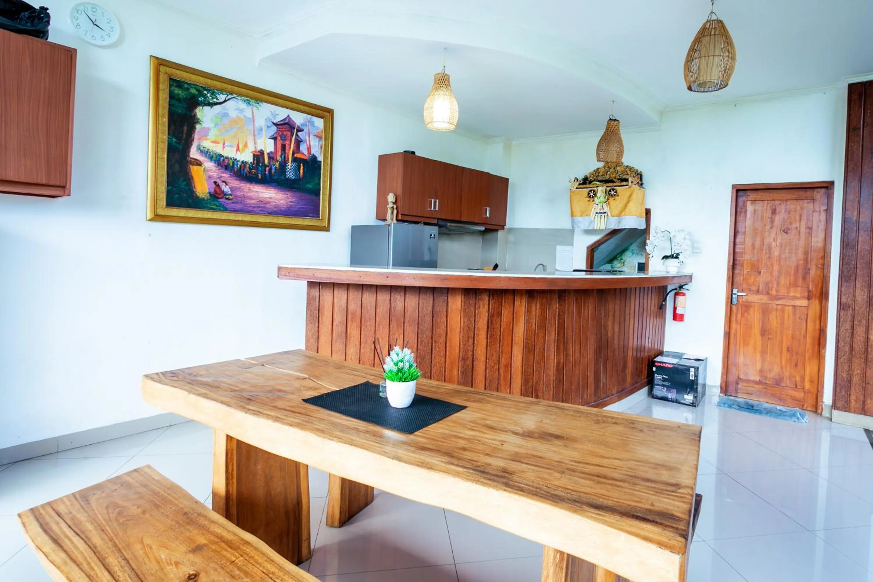 Restaurant/places to eat in Kubu D'Carik Villa & Bungalow by ecommerceloka