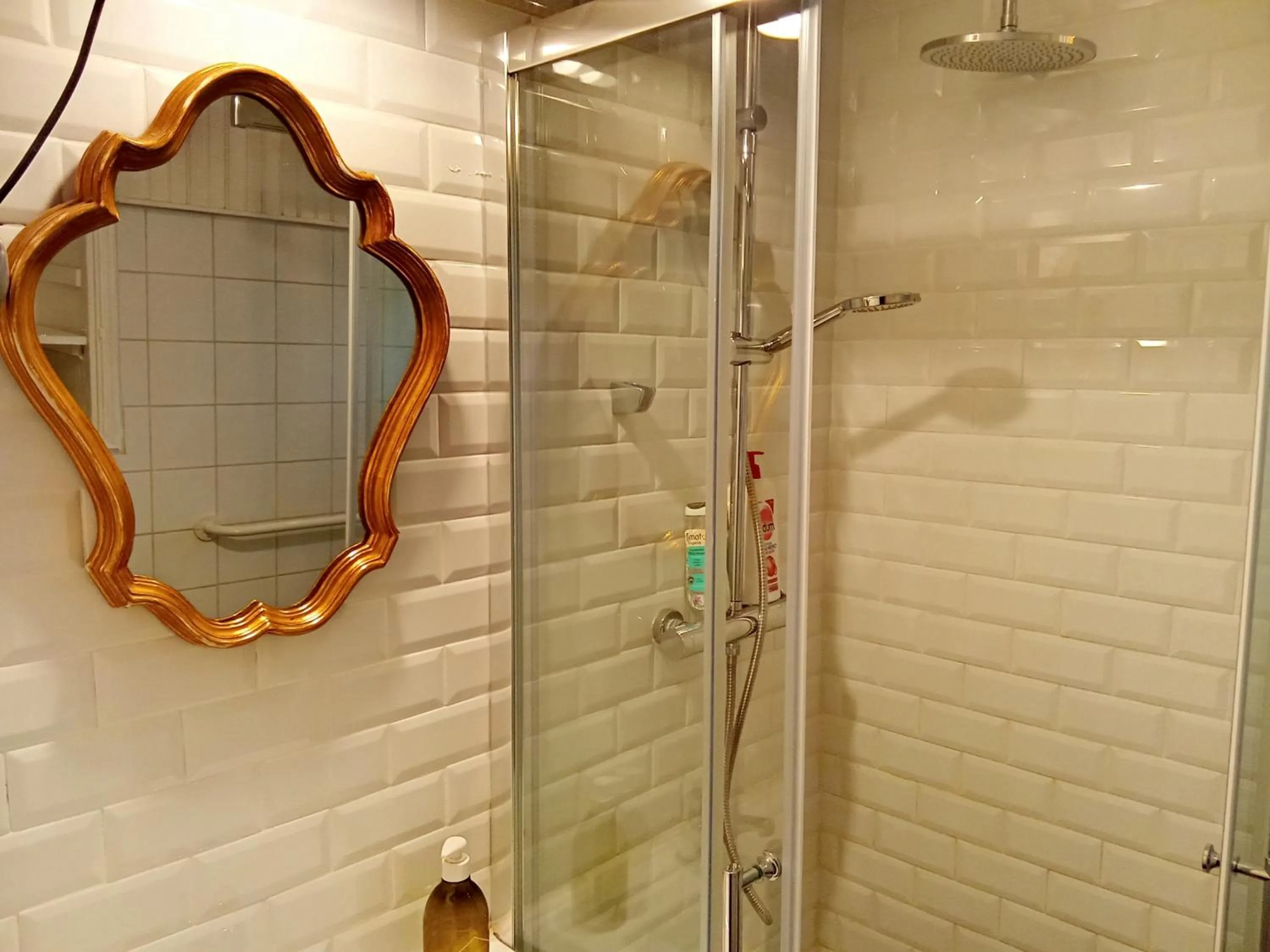 Bathroom in Le Mas Palegry Chambres d'hôtes Perpignan